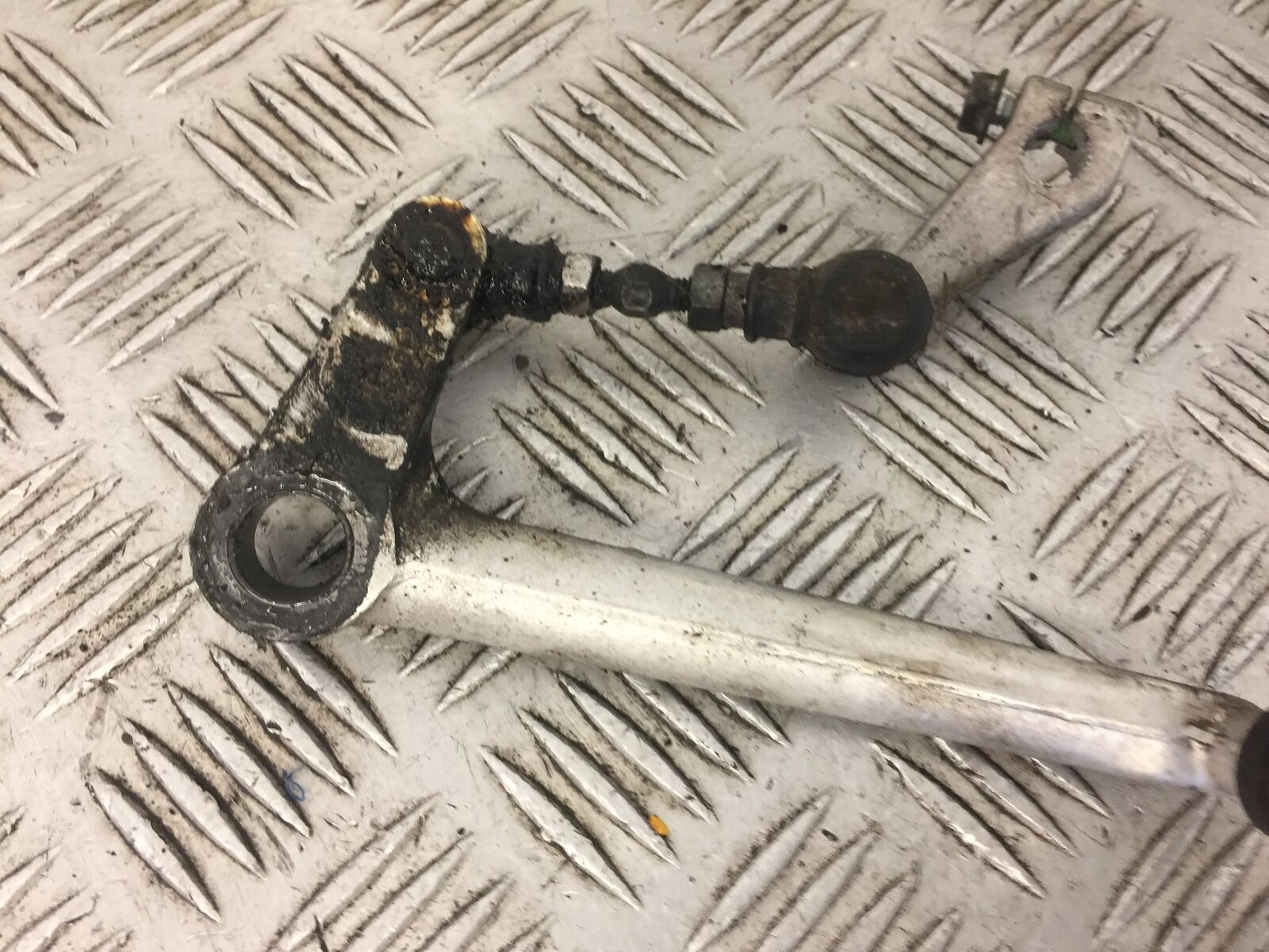 HONDA XL1000 VARADERO GEAR LEVER  YEAR 2002 (STOCK 595)