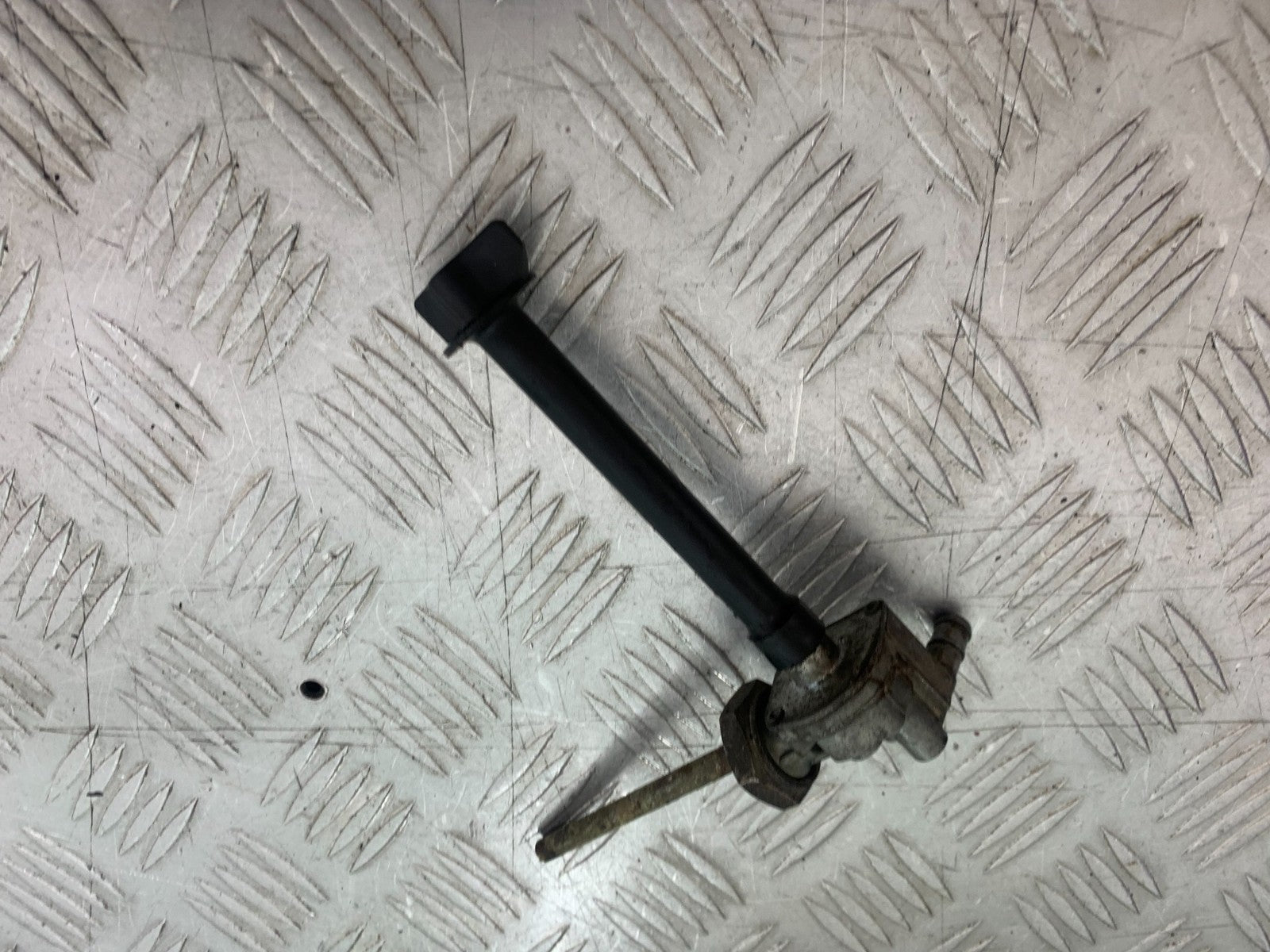 HONDA XL125 VARADERO PETROL TAP  YEAR 2001-2006  (CMB1210)
