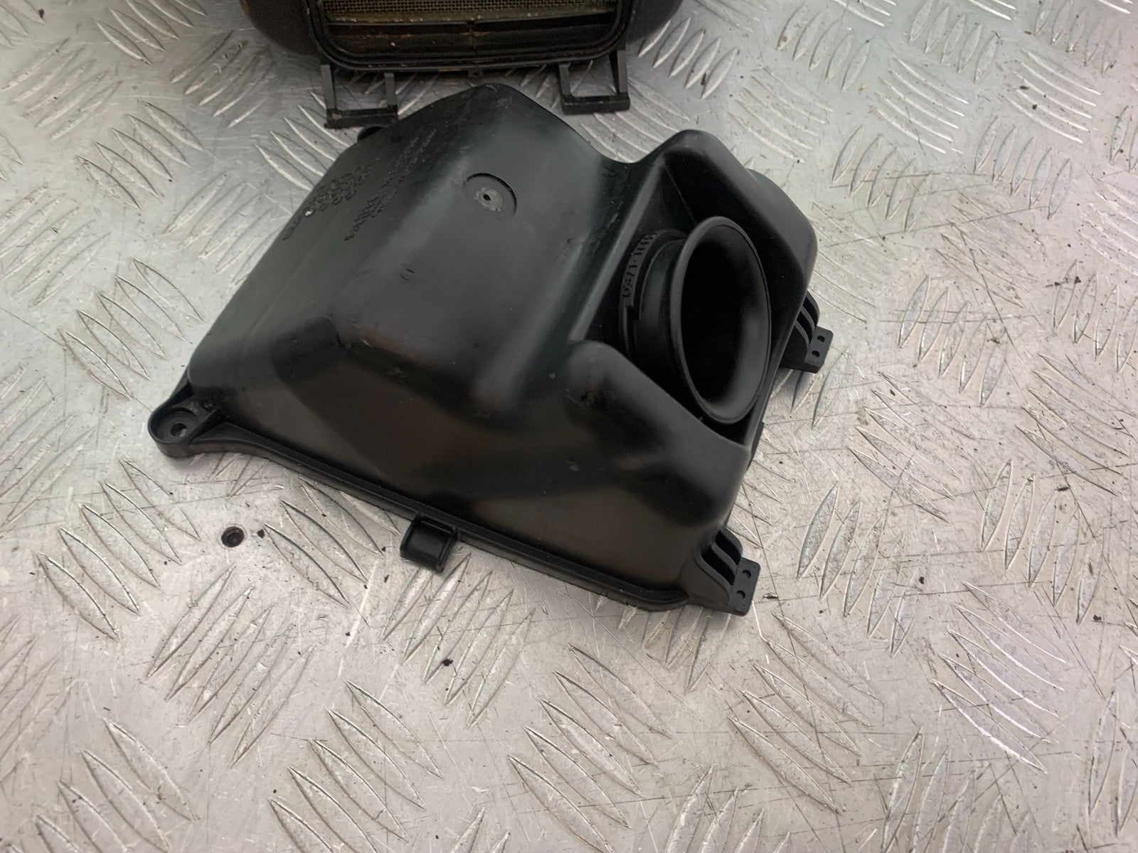 SUZUKI GSF600 GSF 600 BANDIT AIRBOX 2000-2004 (CMB1269)