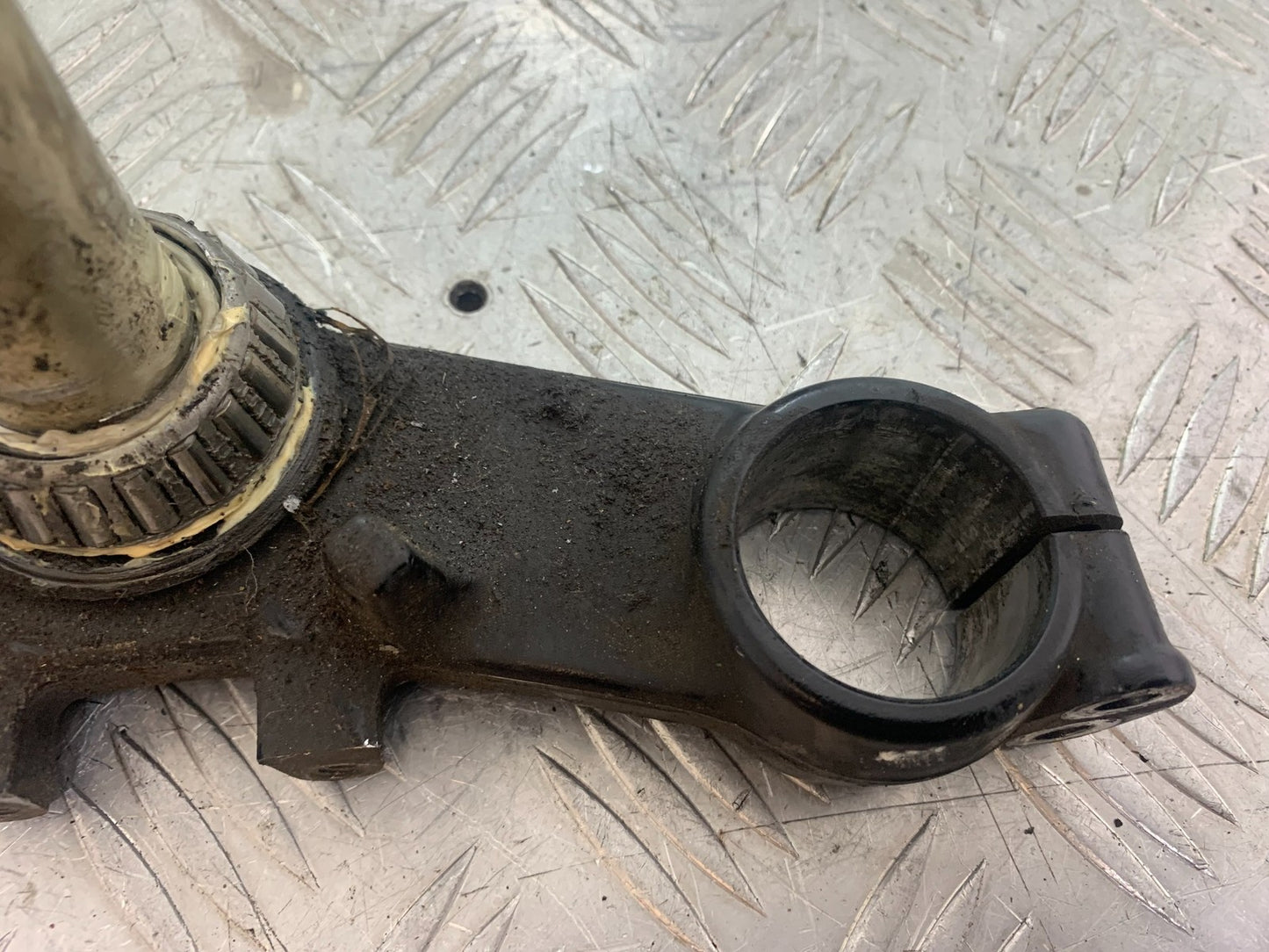BMW R850 R R850R BOTTOM YOKE  YEAR 1994-2002 (CMB1170)