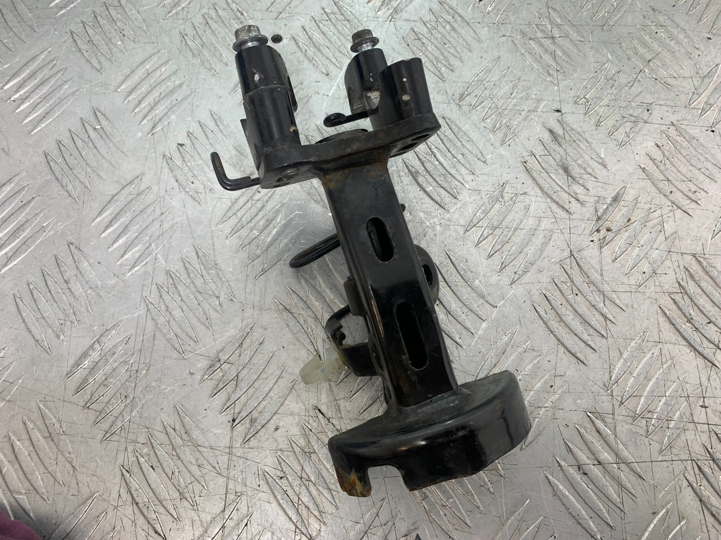 YAMAHA XMAX 125 XMAX-125 HANDLEBAR CLAMP  YEAR 2015-2020  (CMB1266)
