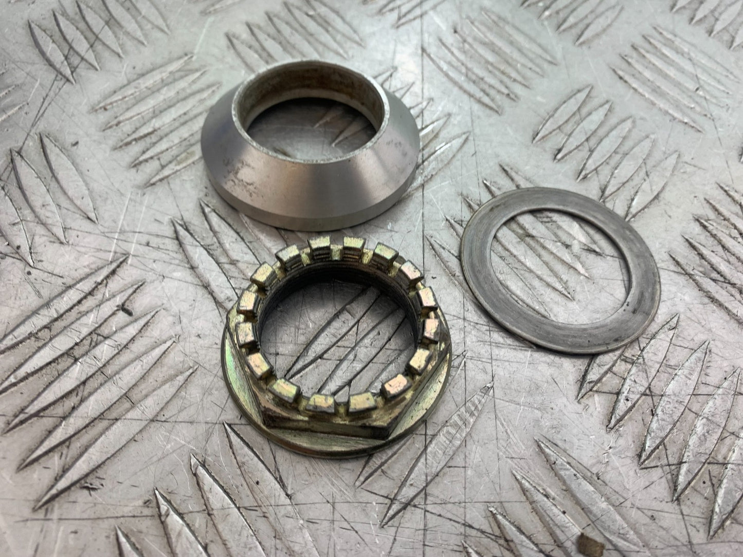 DUCATI 996 SPS 748 916 998 REAR WHEEL SPINDLE NUT & WASHERS  1999-2000 (CMB1209)