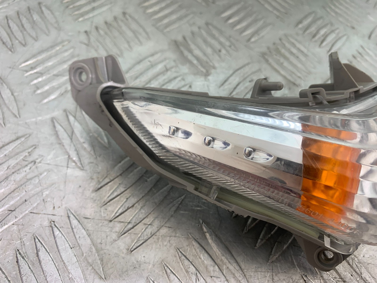 SUZUKI GSR600 GSR 600 FRONT RIGHT  INDICATOR  2006-2010 (CMB1177)