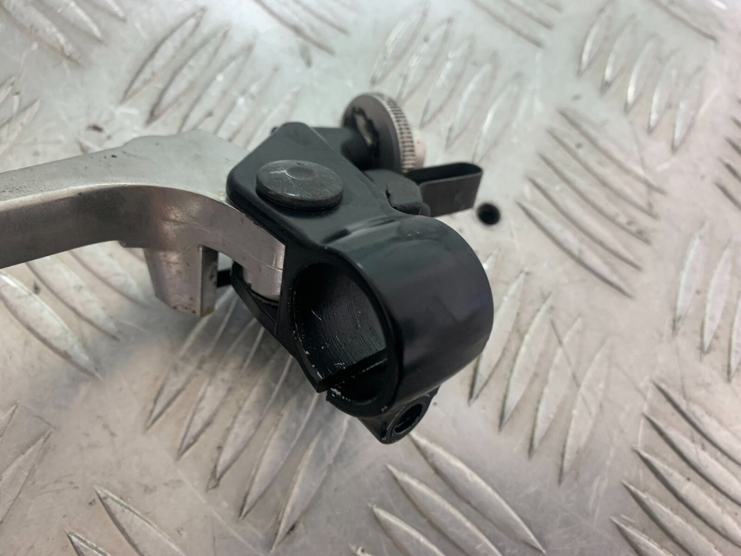 YAMAHA XJ6 XJ6-S CLUTCH LEVER AND BRACKET YEAR 2009-2015  (CMB1070)