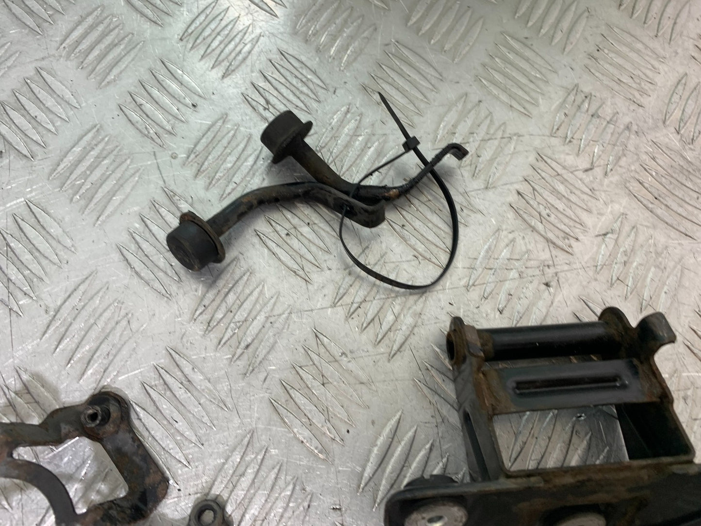 SUZUKI DL1000 V-STROM FRAME BRACKETS  YEAR 2014-2019 (CMB1325)