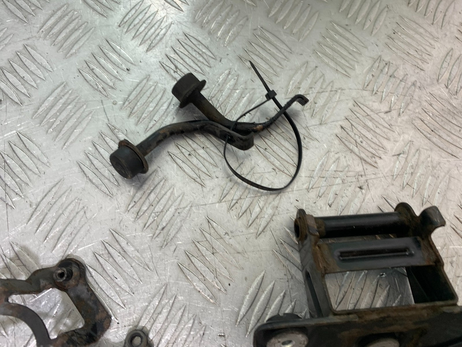 SUZUKI DL1000 V-STROM FRAME BRACKETS  YEAR 2014-2019 (CMB1325)