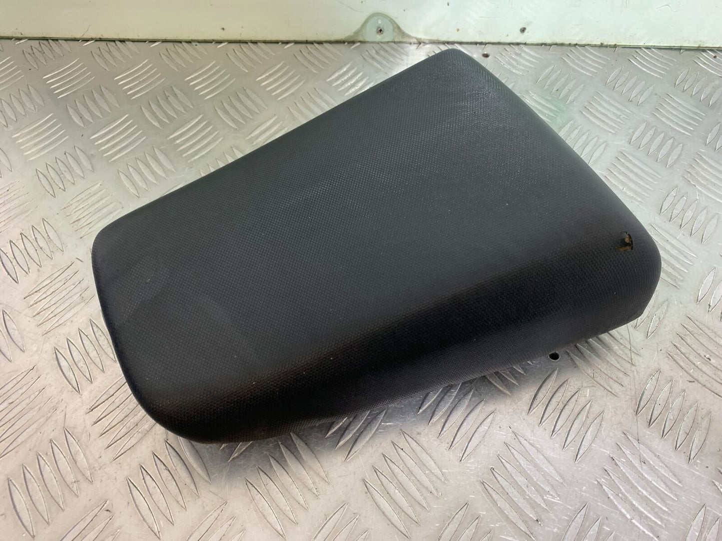 SUZUKI SV1000 SV 1000 K4 REAR SEAT YEAR 2003-2007 (CMB1042)