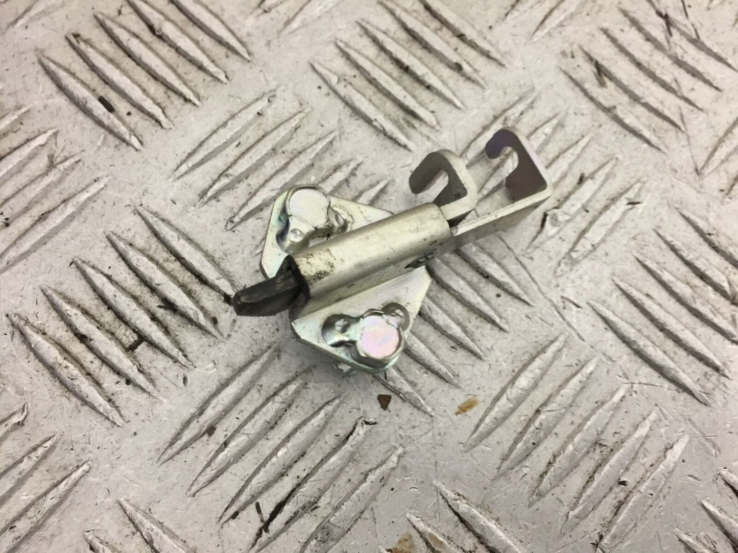 YAMAHA MT03 REAR SEAT CLAMP  YEAR 2018  (STOCK 801)