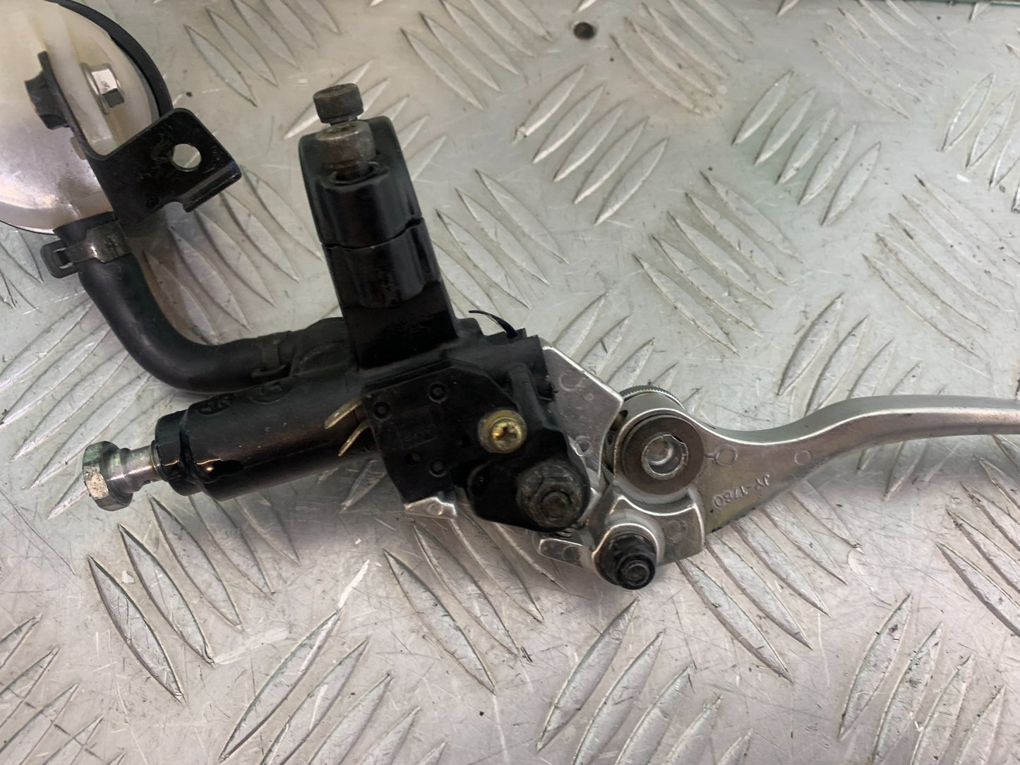 TRIUMPH 1050 SPRINT ST FRONT MASTER CYLINDER   YEAR 2004-2007 (CMB1197)