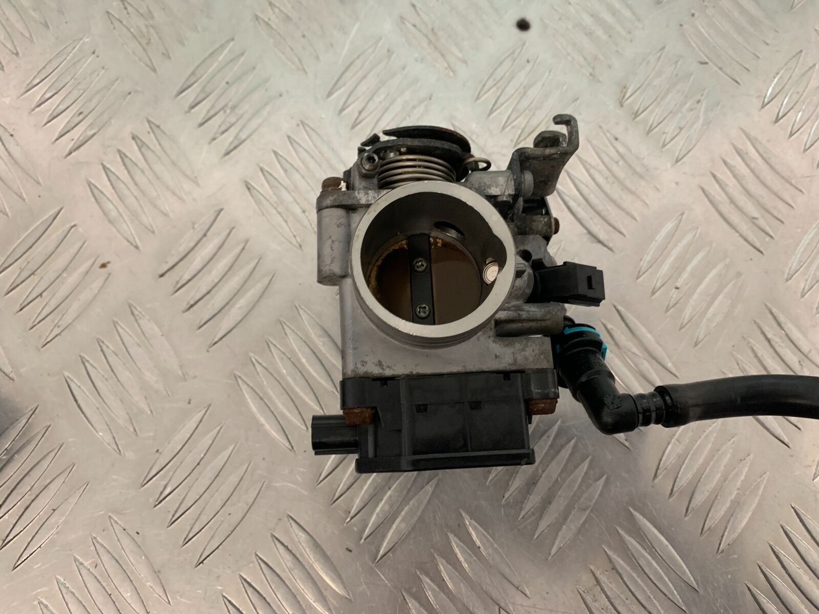 KAWASAKI NINJA 250 SL THROTTLE BODY  YEAR 2015-2017 (STOCK 983)