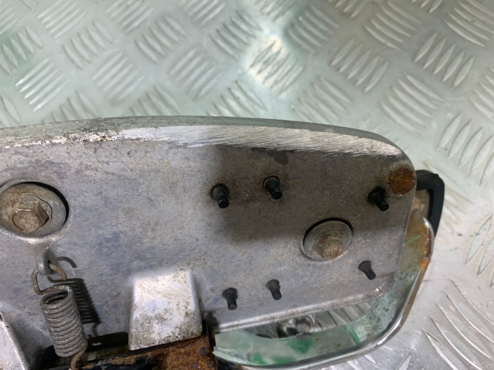 SUZUKI INTRUDER VL800 C800 LEFT FOOTBOARD   YEAR 2012-16 (CMB1039)
