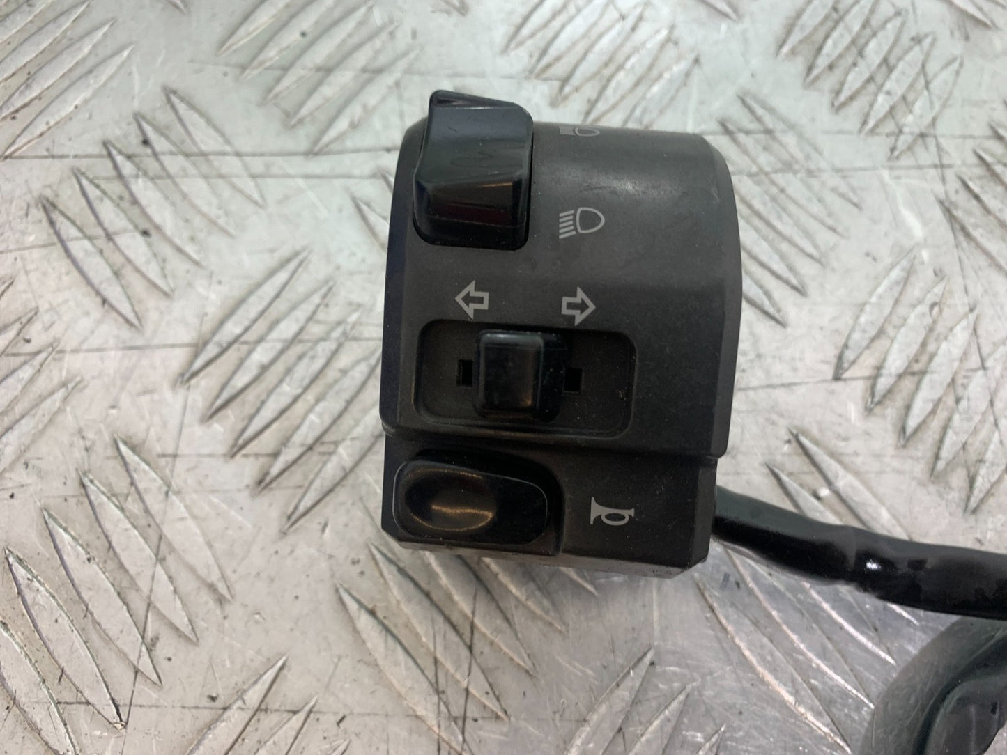 KTM 990 SUPER DUKE LEFT SWITCH GEAR  YEAR 2007-2011  (CMB1207)