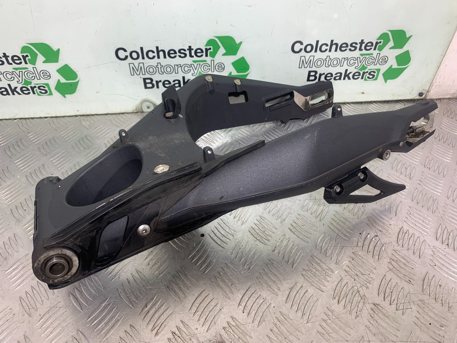 TRIUMPH 675 STREET TRIPLE SWINGARM 2013-2016 (CMB1186)