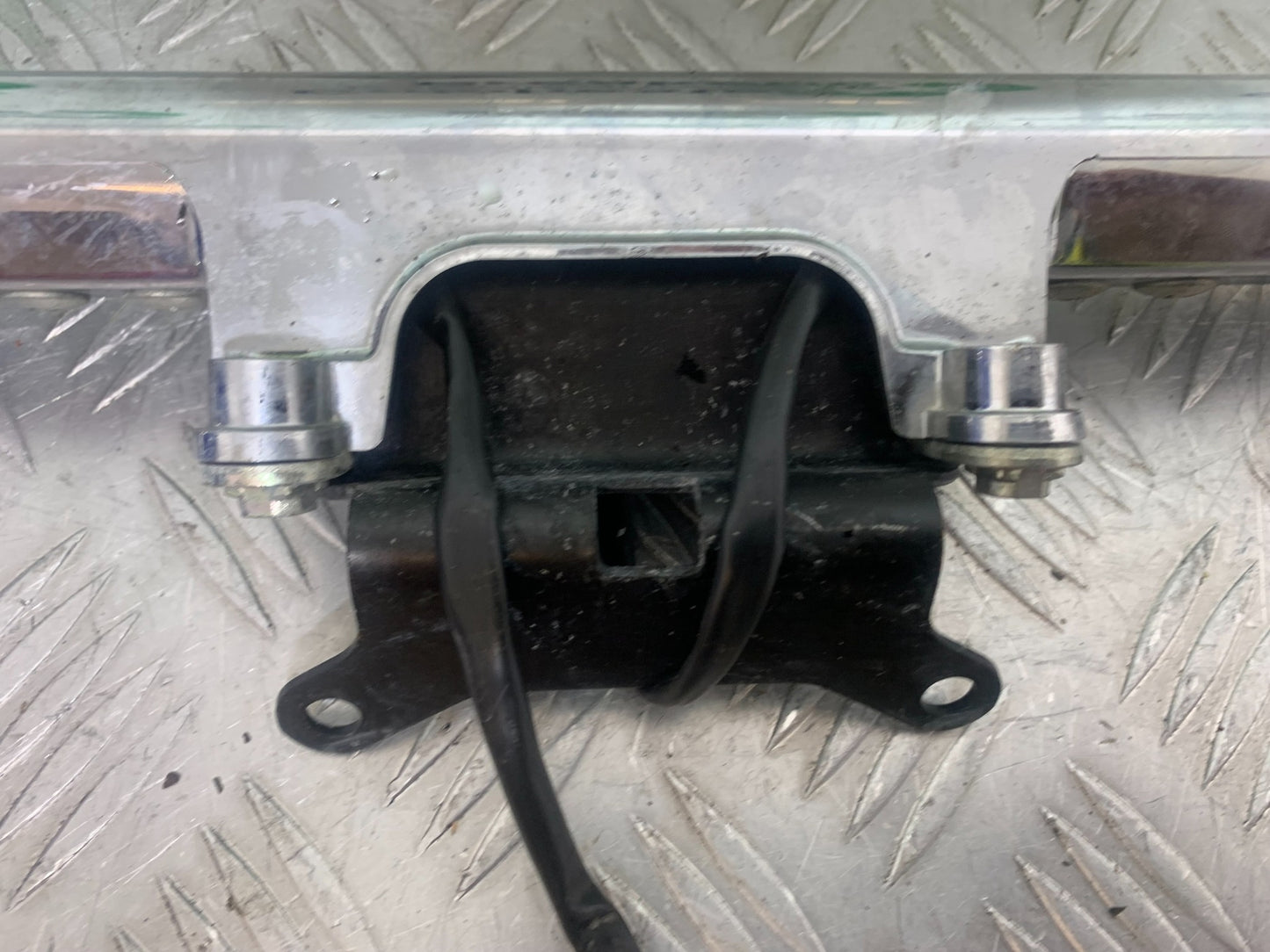 HONDA VTX1300 S-6  FRONT INDICATORS AND BRACKET  YEAR 2004-09 (CMB1159)