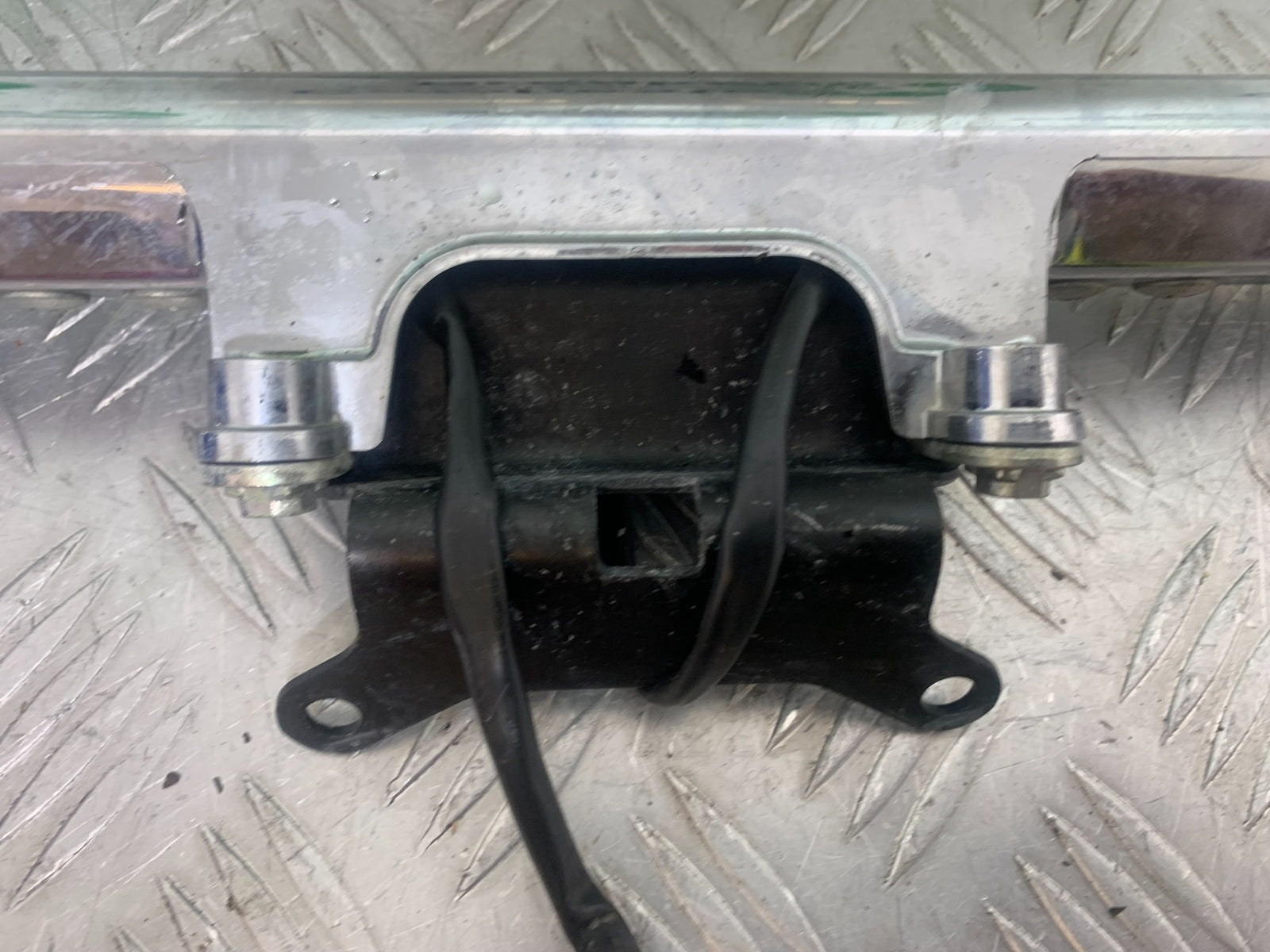 HONDA VTX1300 S-6  FRONT INDICATORS AND BRACKET  YEAR 2004-09 (CMB1159)
