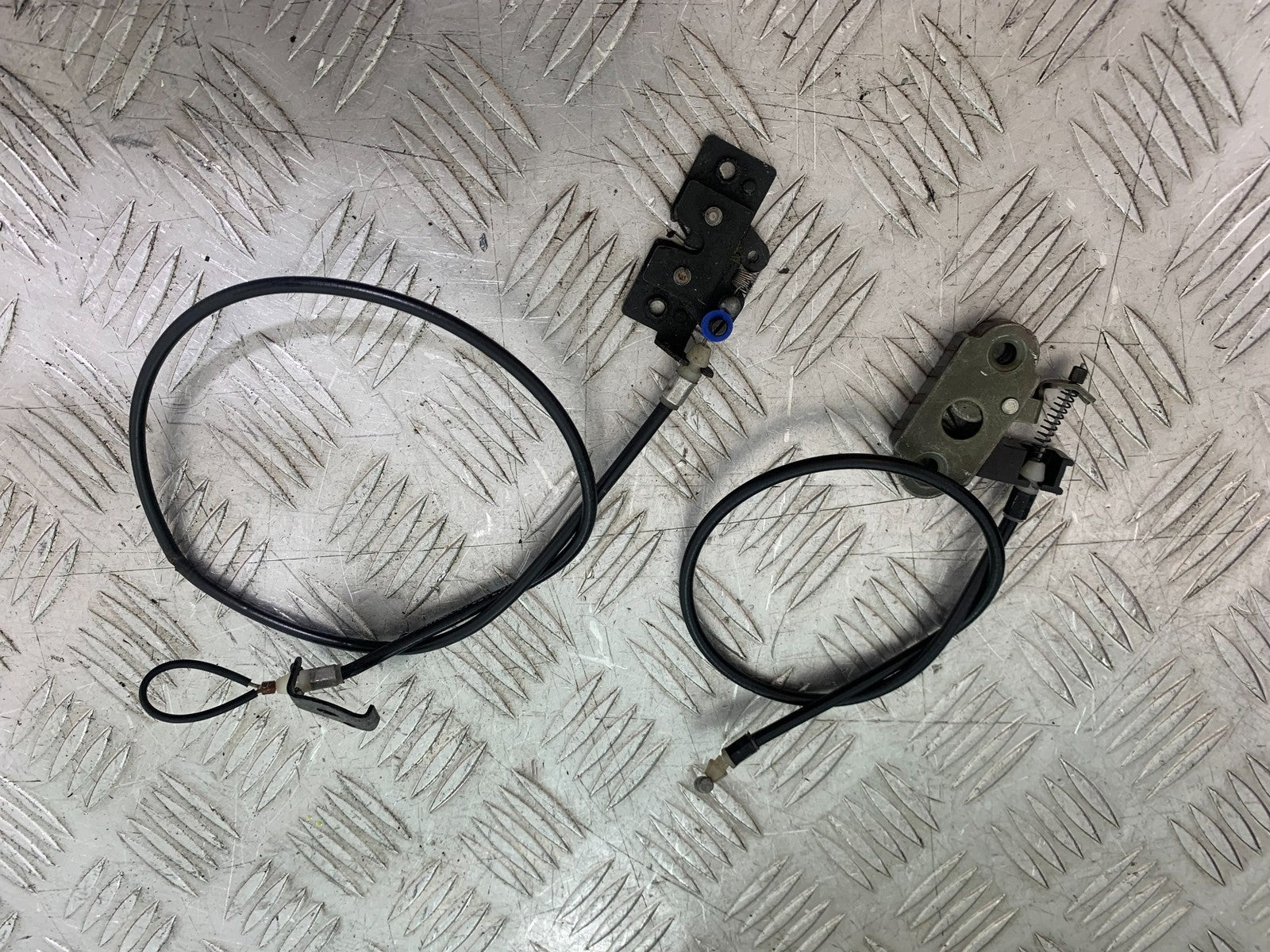 KTM RC125 RC 125 RC SEAT CATCHES    2014 2017 (CMB1199)