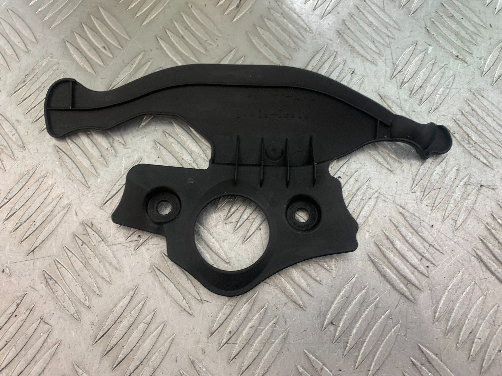 SUZUKI GSXR750 GSXR 750 K4 K5 YOKE INFILL COVER  2004-2005 (CMB1319)