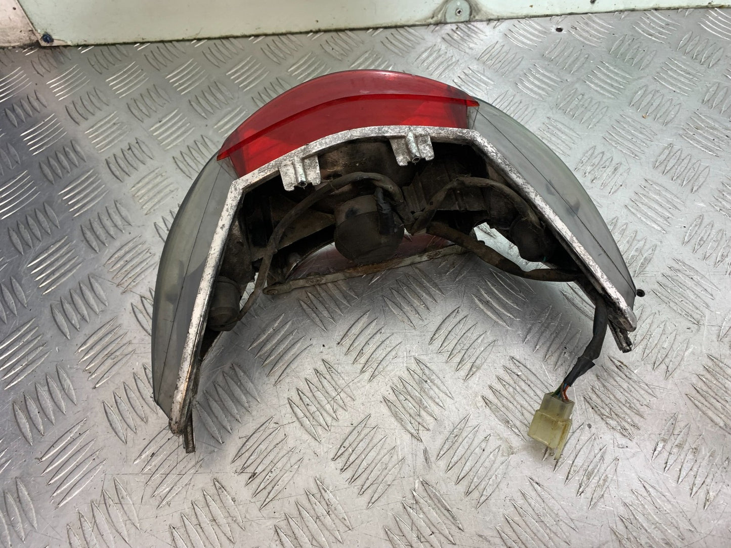 HONDA CBF600 CBF 600 REAR LIGHT YEAR 2004-07  (CMB1305)