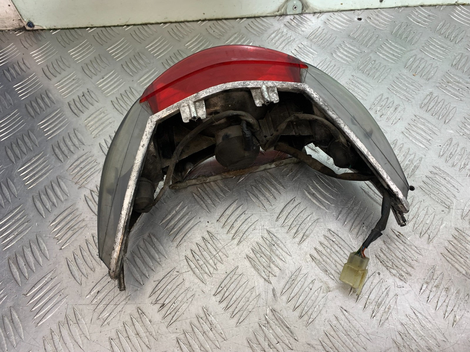HONDA CBF600 CBF 600 REAR LIGHT YEAR 2004-07  (CMB1305)