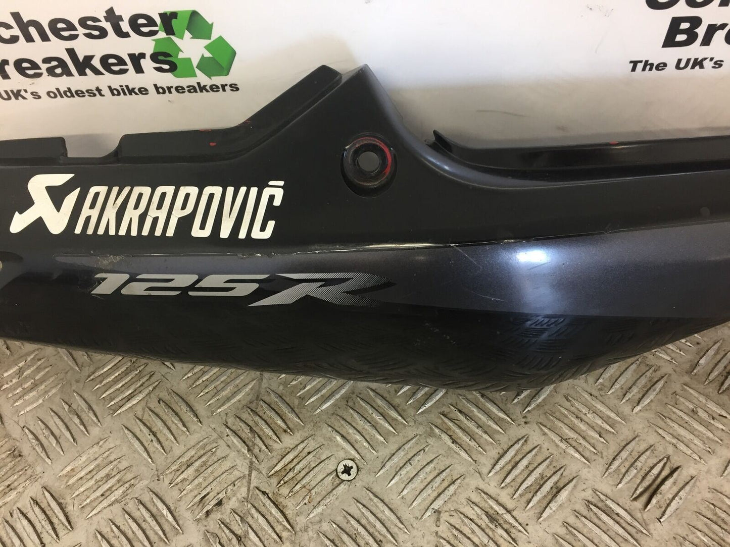 HONDA CBR125 CBR 125 RIGHT SEAT SIDE PANEL  YEAR 2008