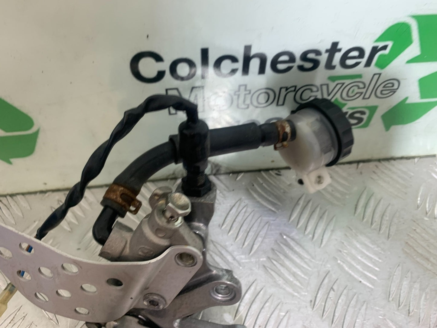 KAWASAKI ZX9R ZX9 E1 FRONT RIGHT HANGER YEAR 2000-01 (CMB1171)