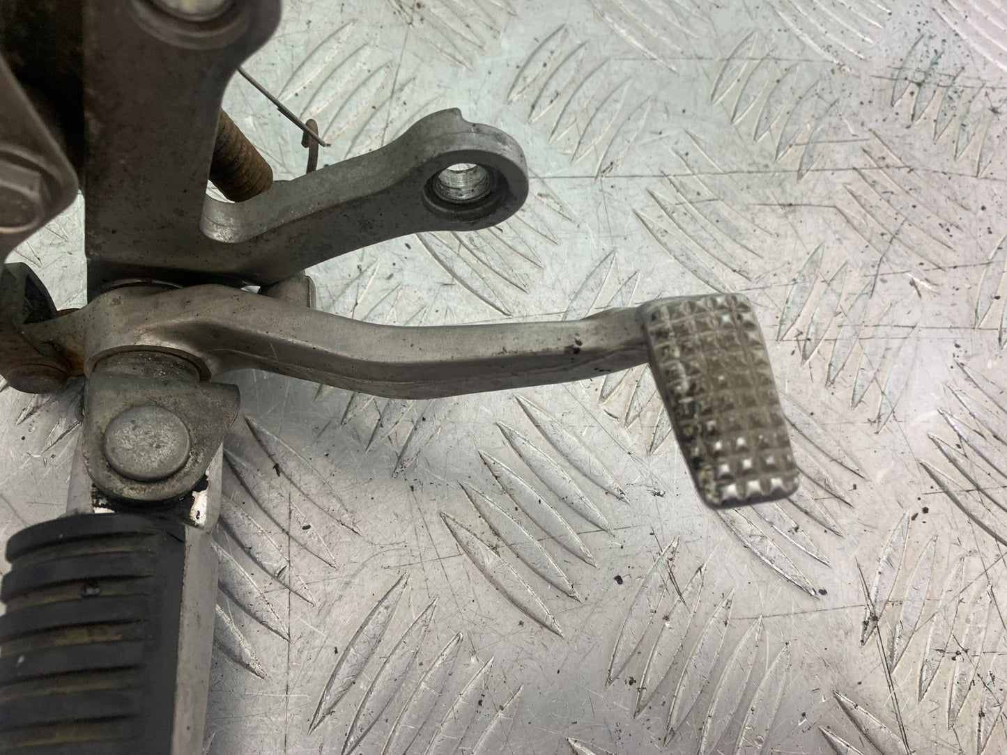 KAWASAKI ZX9R ZX9 C FRONT RIGHT HANGER  YEAR 1998-99 (CMB1213)