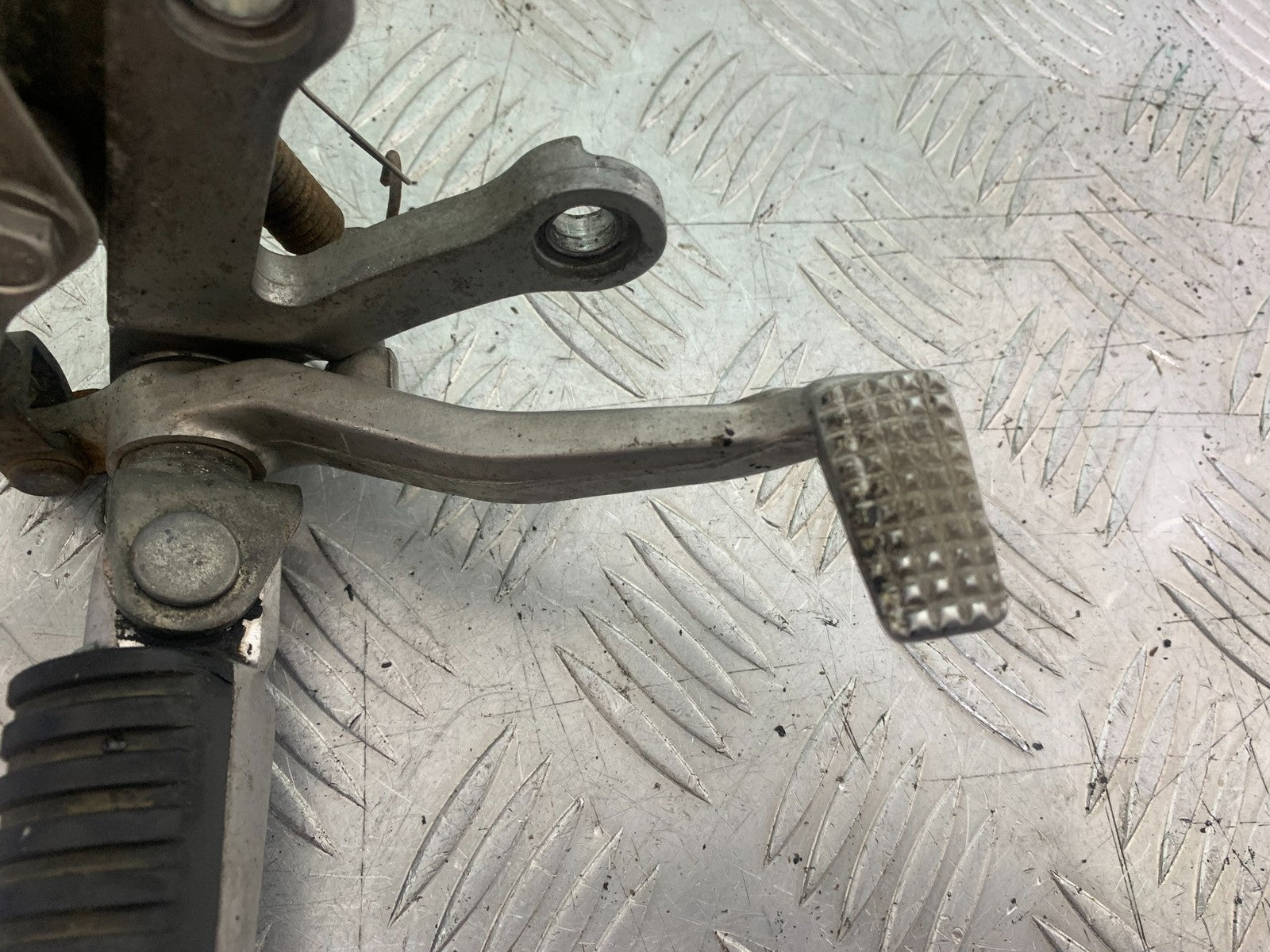 KAWASAKI ZX9R ZX9 C FRONT RIGHT HANGER  YEAR 1998-99 (CMB1213)