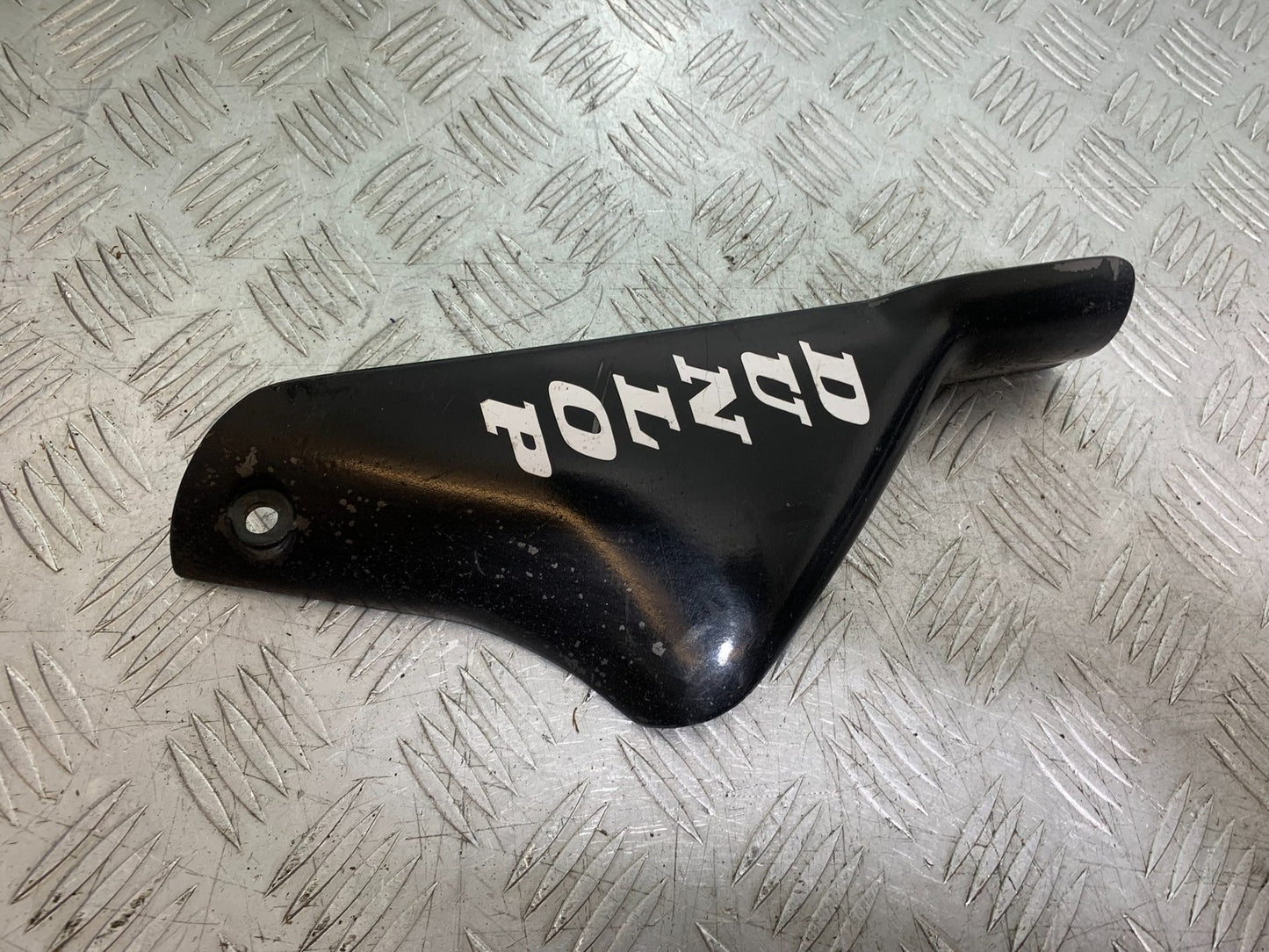 KAWASAKI ZX6R ZX6 J RIGHT MUDGUARD INFILL PANEL   YEAR 2000 (CMB1312)