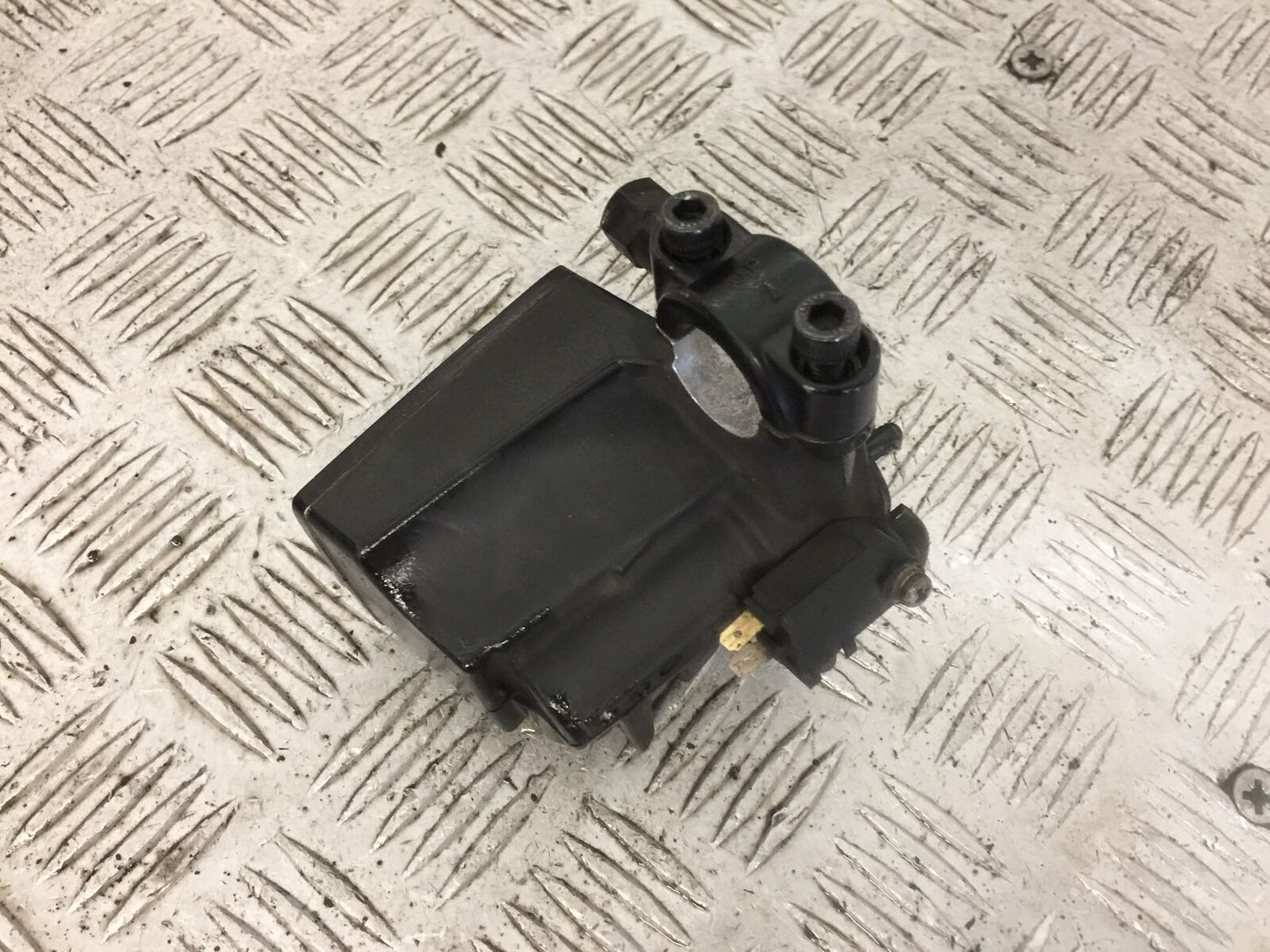 YAMAHA MT09 MT-09 FRONT BRAKE MASTER CYLINDER  YEAR 2018 (STOCK 906)