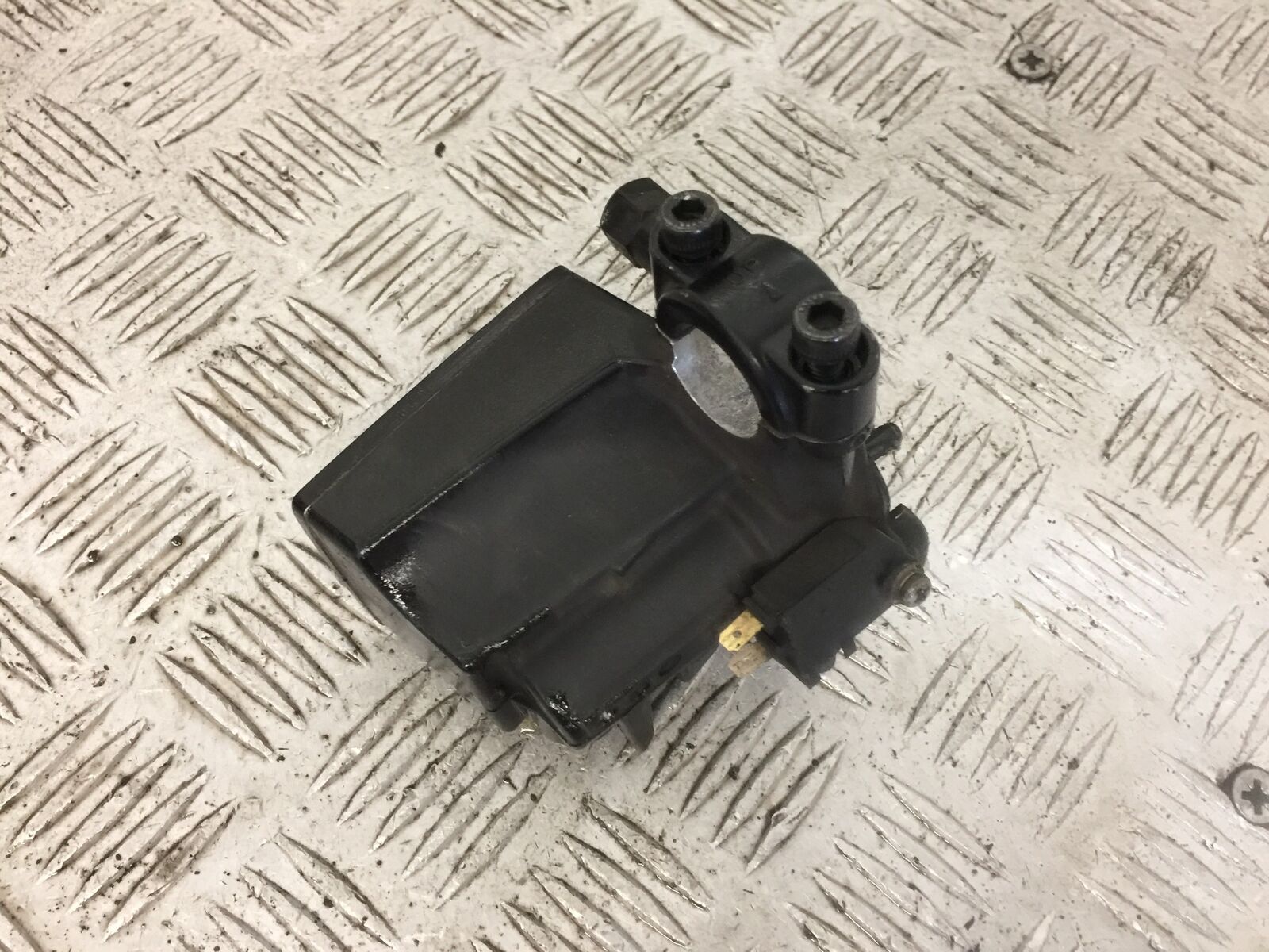 YAMAHA MT09 MT-09 FRONT BRAKE MASTER CYLINDER  YEAR 2018 (STOCK 906)
