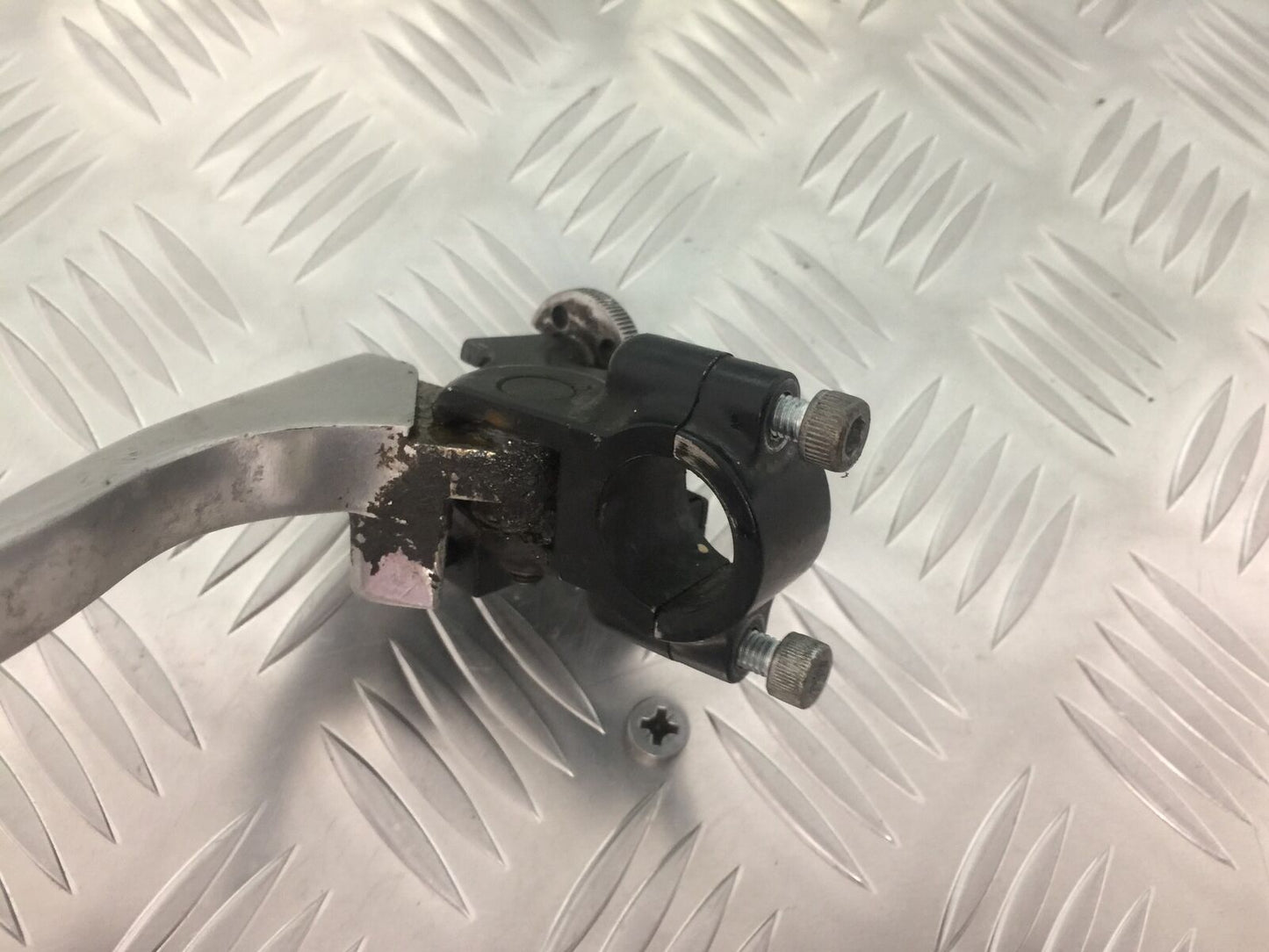 KAWASAKI ZX12R ZX12 R CLUTCH LEVER AND BRACKET YEAR 2000 (STOCK 913)