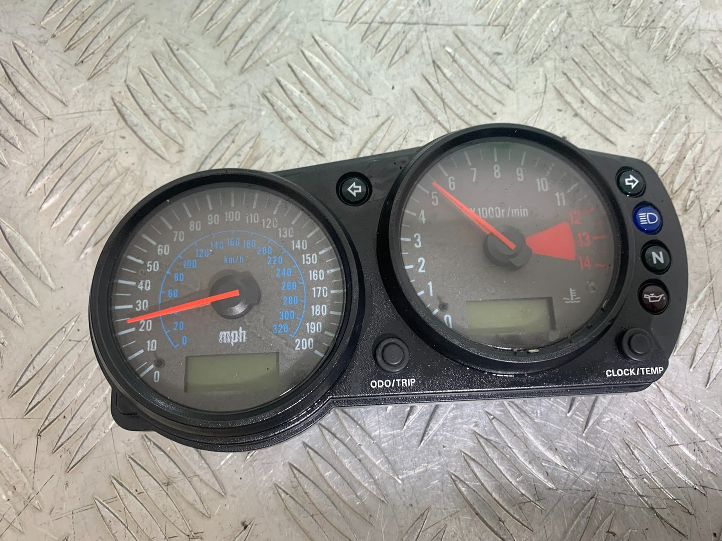 KAWASAKI ZX9R ZX9 E1 CLOCKS SPEEDO DASH  YEAR 2000-01 (CMB1171)