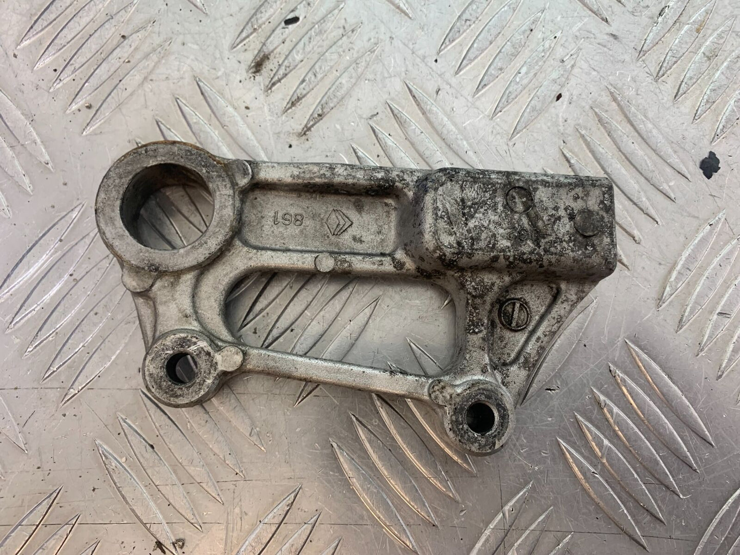 KAWASAKI ZX6R ZX6 J REAR CALIPER BRACKET   YEAR 2000 (CMB1129)
