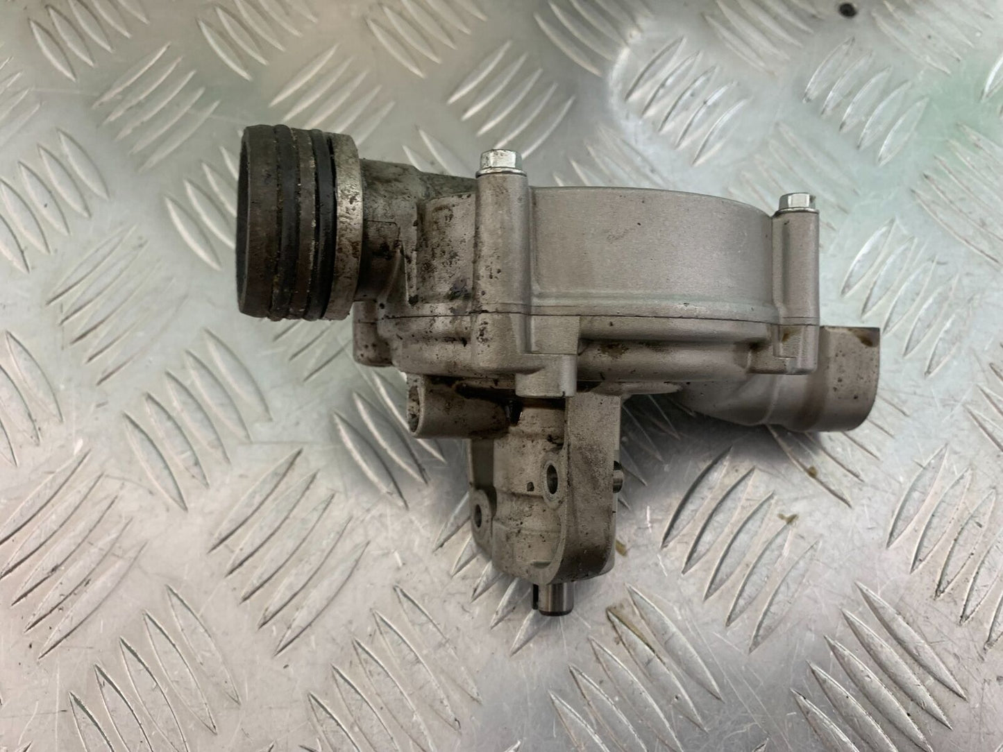 TRIUMPH THUNDERBIRD 1600 WATER PUMP  YEAR 2011 (CMB1107)