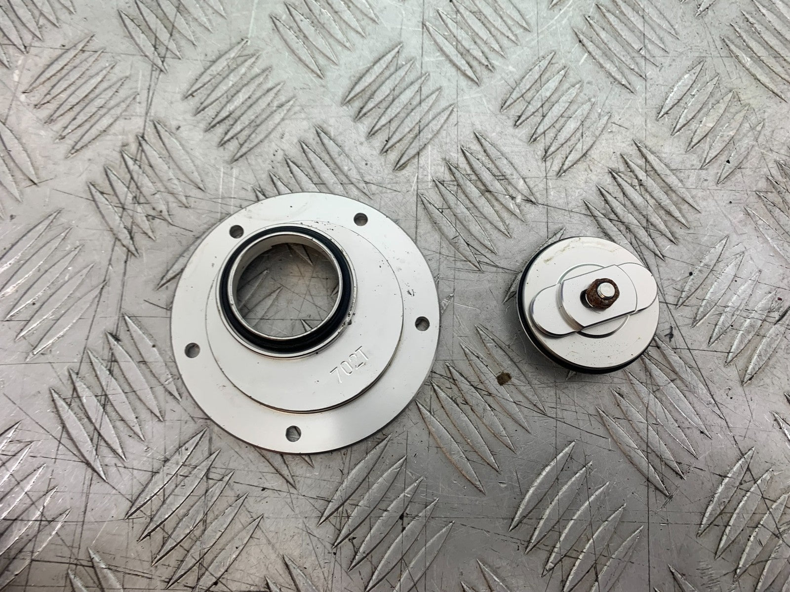 DUCATI 996 SPS 748 916 998 PETROL CAP  1999-2000 (CMB1209)