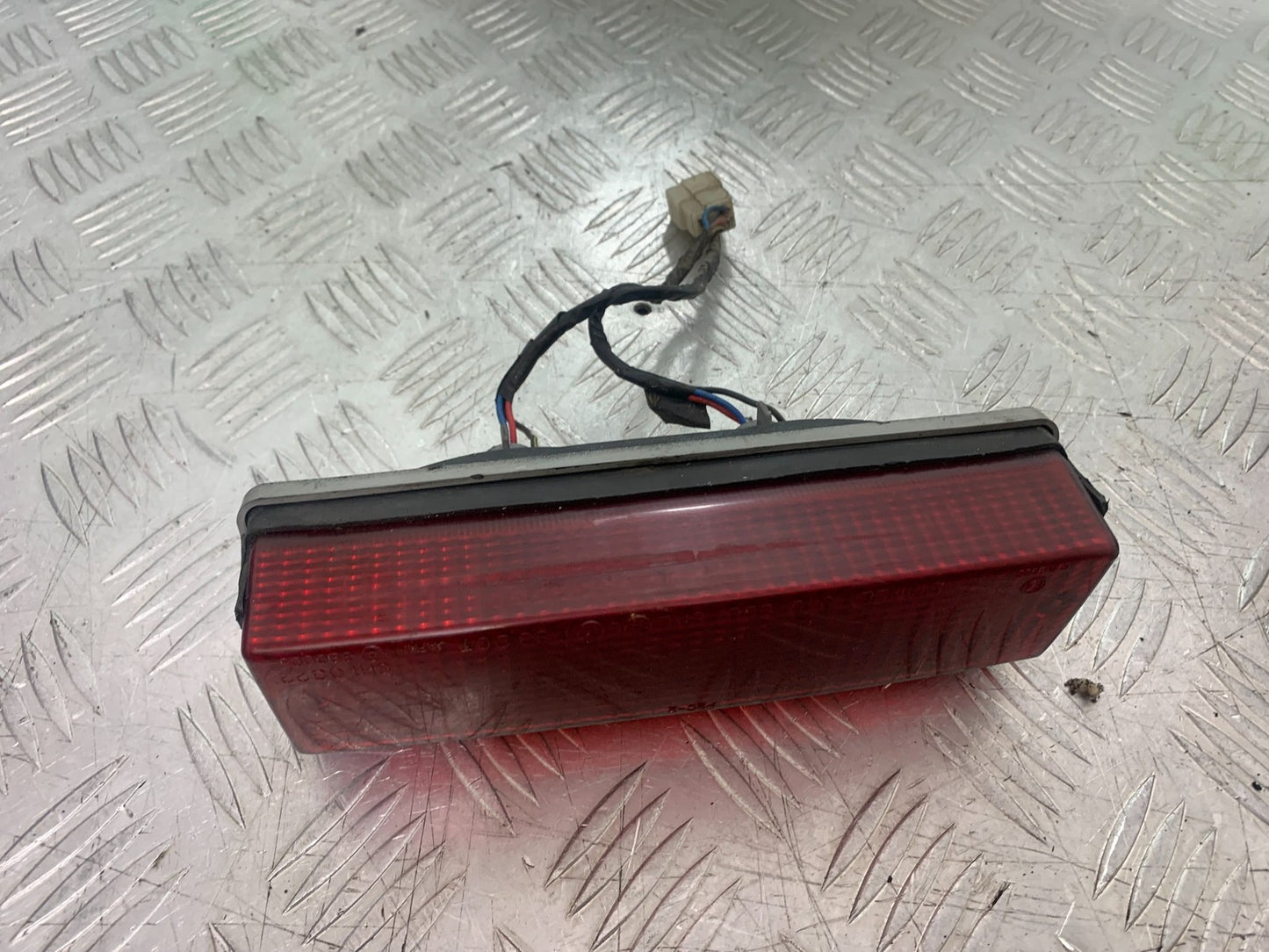 KAWASAKI GPZ600 GPZ 600 REAR LIGHT  YEAR 1988-90 (CMB1258)