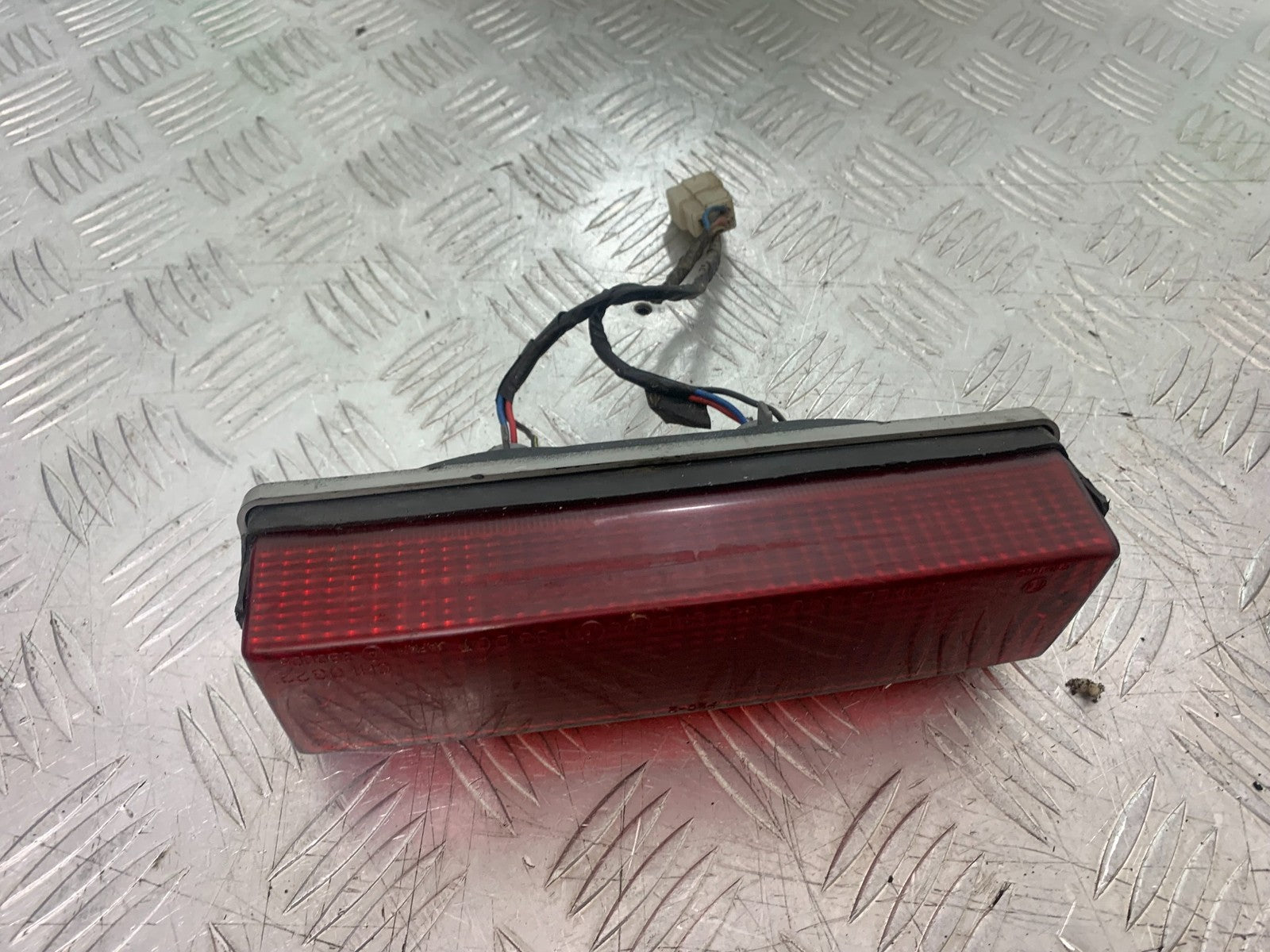 KAWASAKI GPZ600 GPZ 600 REAR LIGHT  YEAR 1988-90 (CMB1258)