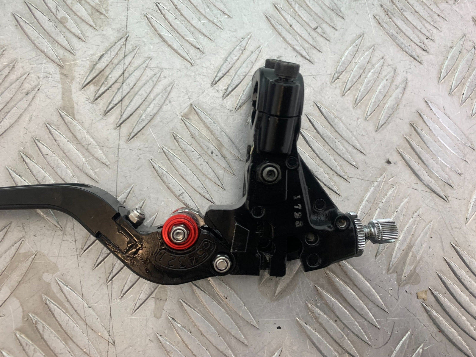TRIUMPH TRIDENT 660 CLUTCH LEVER AND BRACKET   YEAR 2021-2024 (CMB1148)