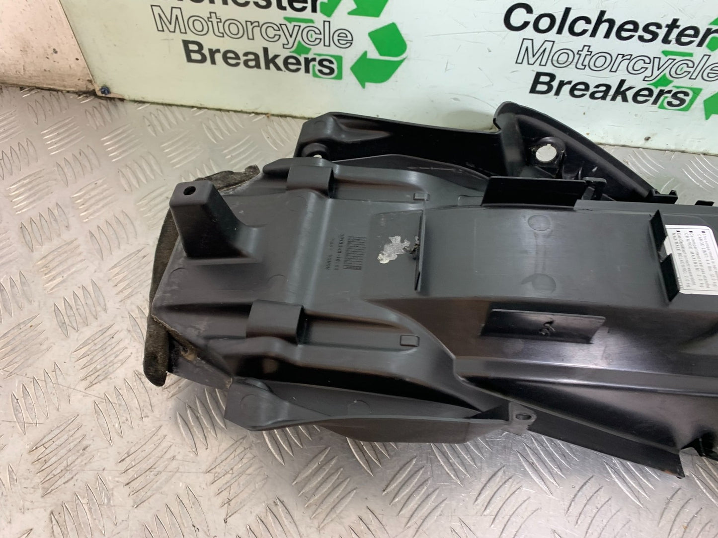 HONDA XL125 VARADERO REAR MUDGUARD  YEAR 2001-2006  (CMB1304)