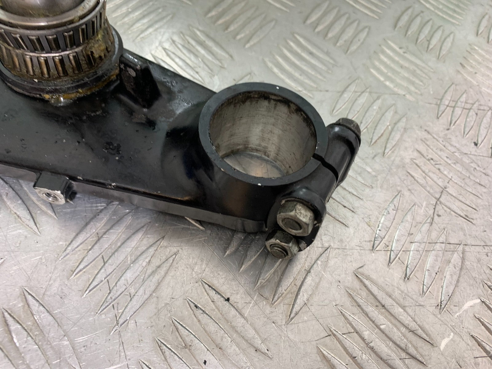 KAWASAKI ZZR1100 D BOTTOM YOKE YEAR 1993-2001 (CMB1189)