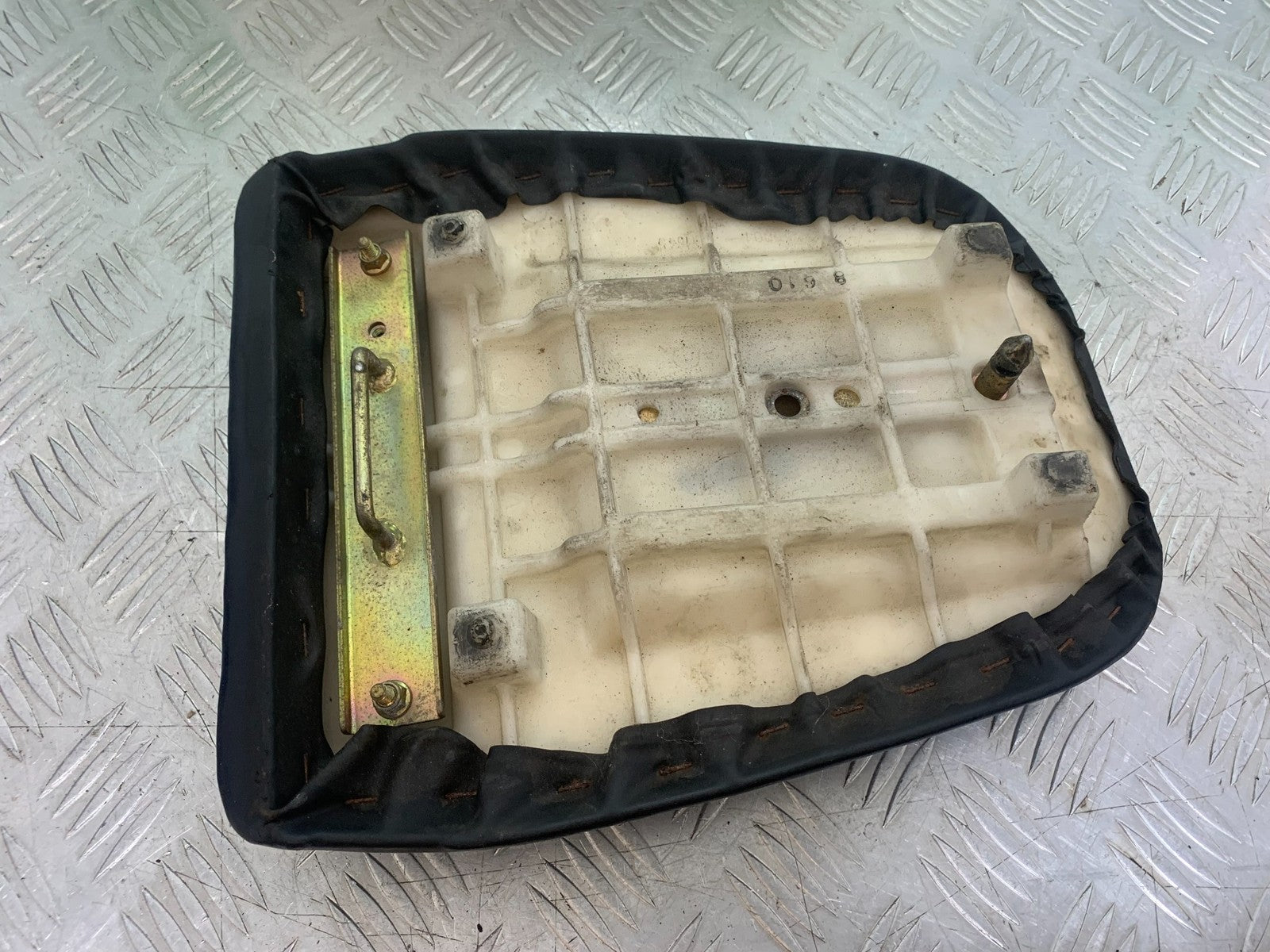 KAWASAKI ZX6R ZX6 F REAR SEAT  YEAR 1995-1997 (CMB1169)