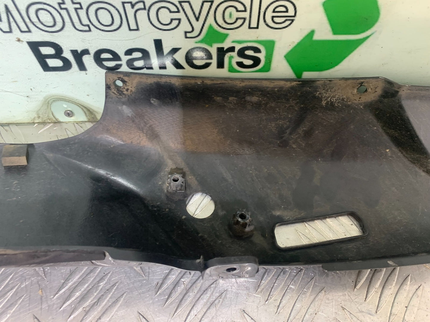 KAWASAKI GTR1400 GTR 1400 LEFT SEAT PANEL  YEAR 2007-2009 (CMB1174)
