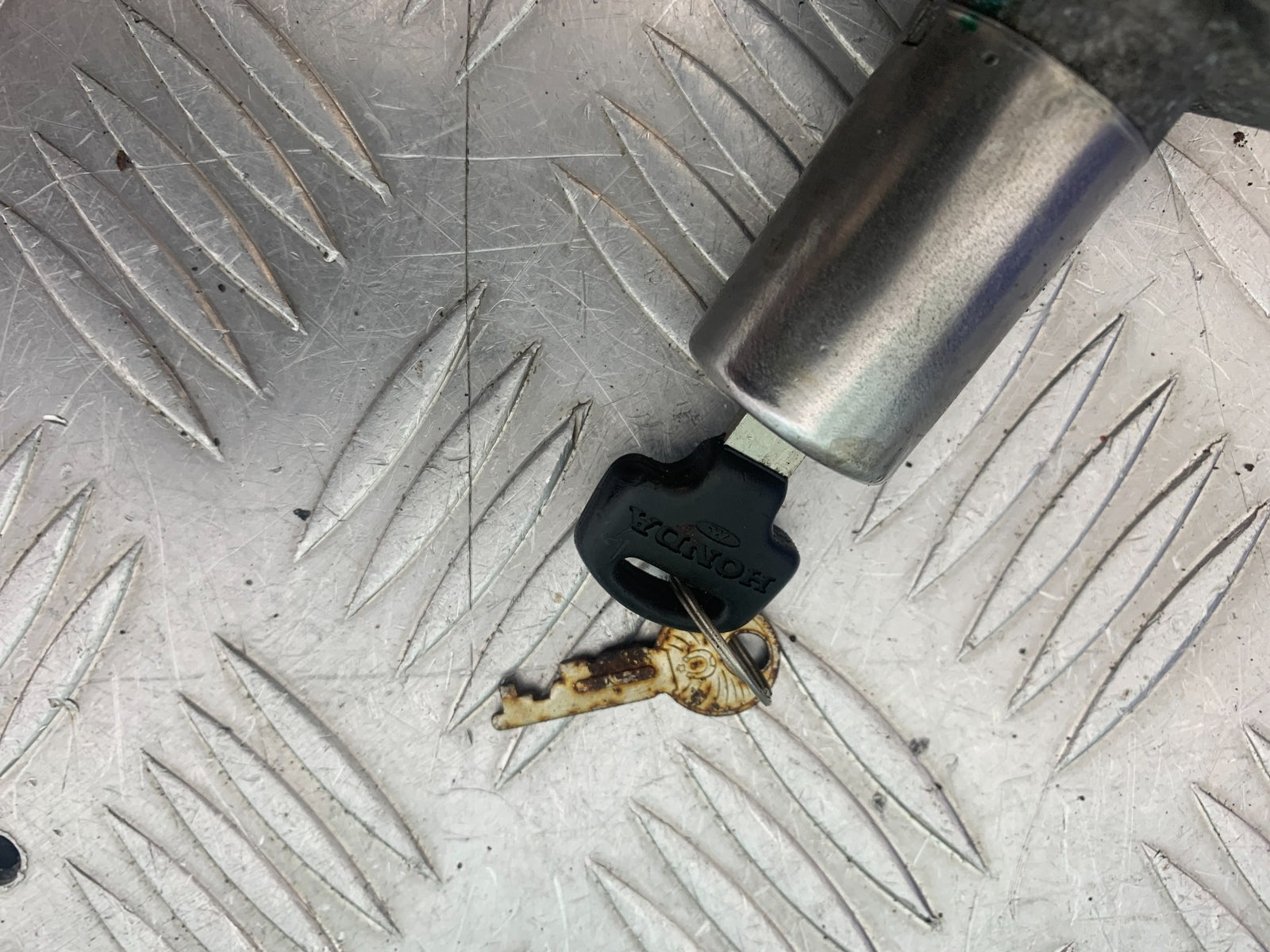 HONDA CX500 CX 500 IGNITION SWITCH AND KEY   YEAR 1978 1981 (CMB1137)