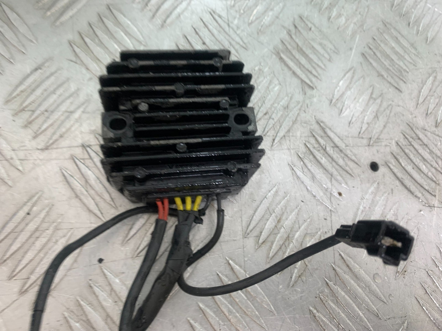 ROYAL ENFIELD HIMALAYAN 411 REGULATOR  YEAR 2018-2023 (CMB1279)