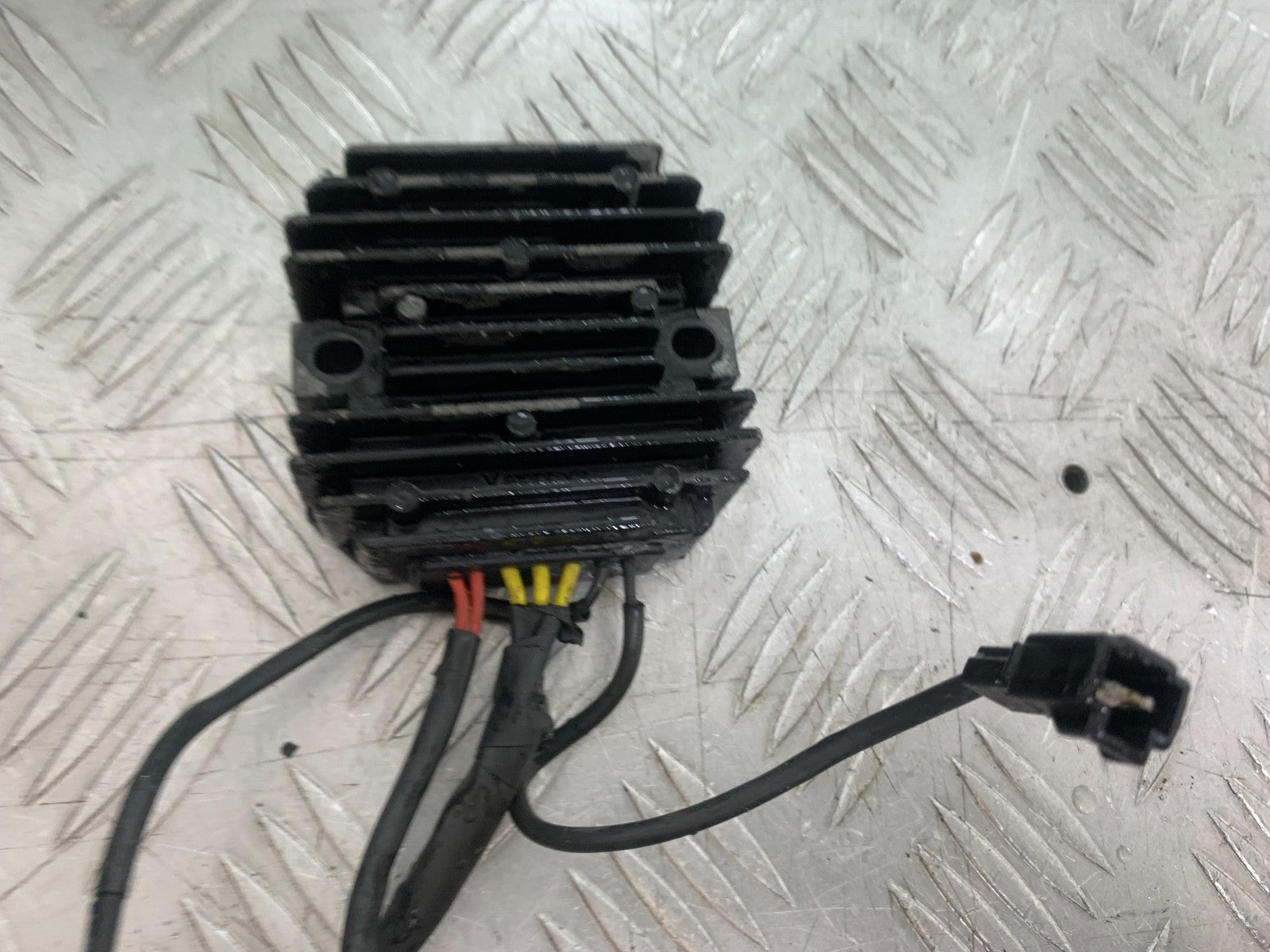 ROYAL ENFIELD HIMALAYAN 411 REGULATOR  YEAR 2018-2023 (CMB1279)