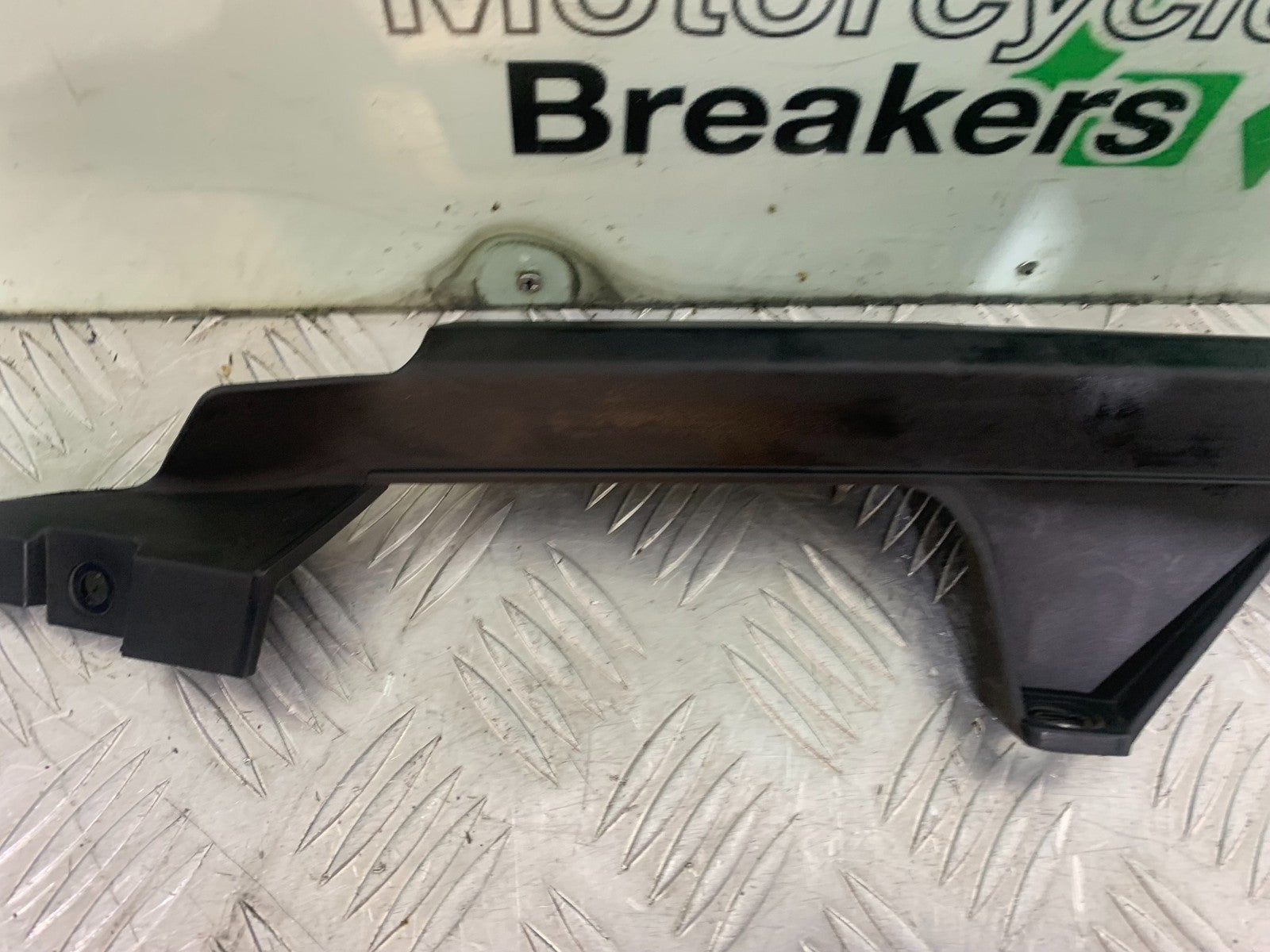 APRILIA 650 PAGASO STRADA CHAIN GUARD    YEAR 2005-2010 (CMB1260)