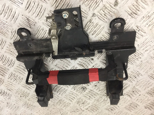 YAMAHA FZ1-N SEAT BRACKET  YEAR 2006-2012  (STOCK 787)