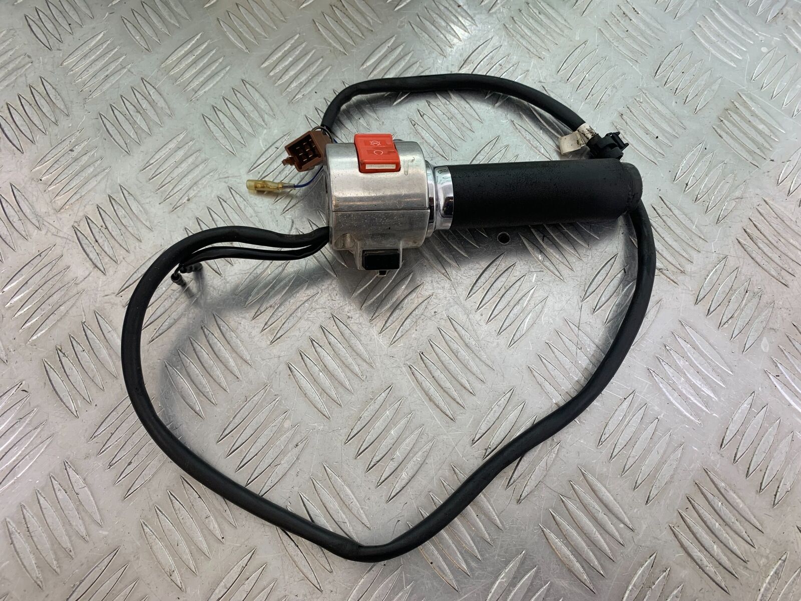 HONDA VT1100 C SHADOW SPIRIT RIGHT SWITCH GEAR    2002-2003 (CMB1035)