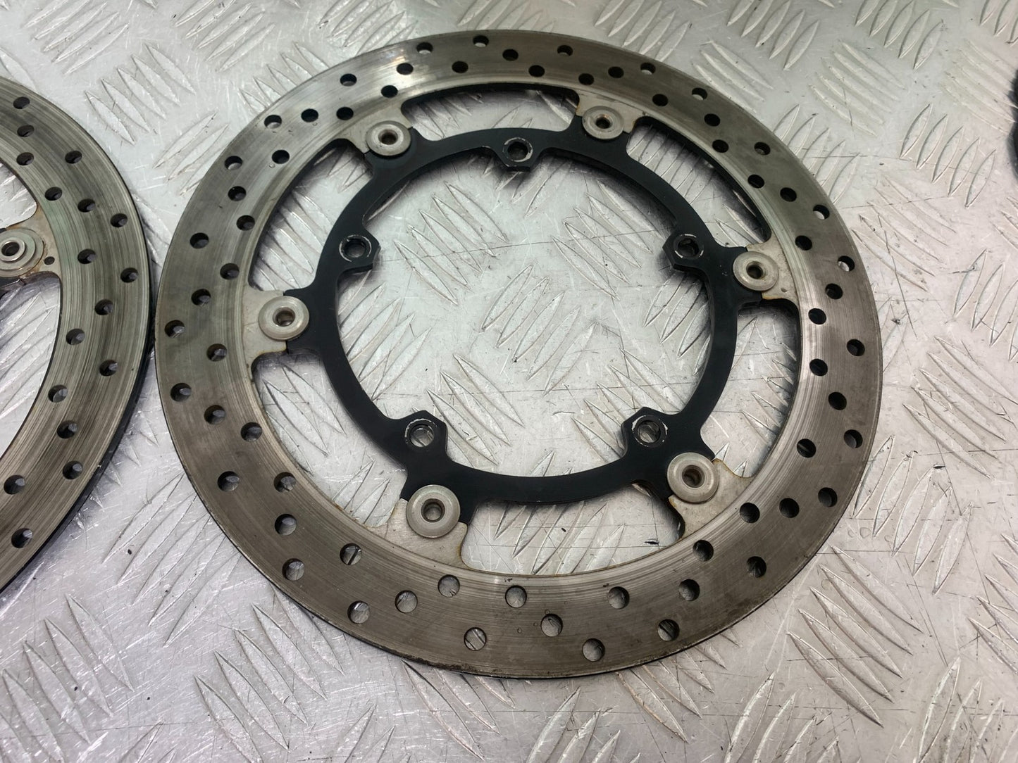 YAMAHA YZF R7 FRONT BRAKE DISCS YEAR 2022-2025 (CMB1255)