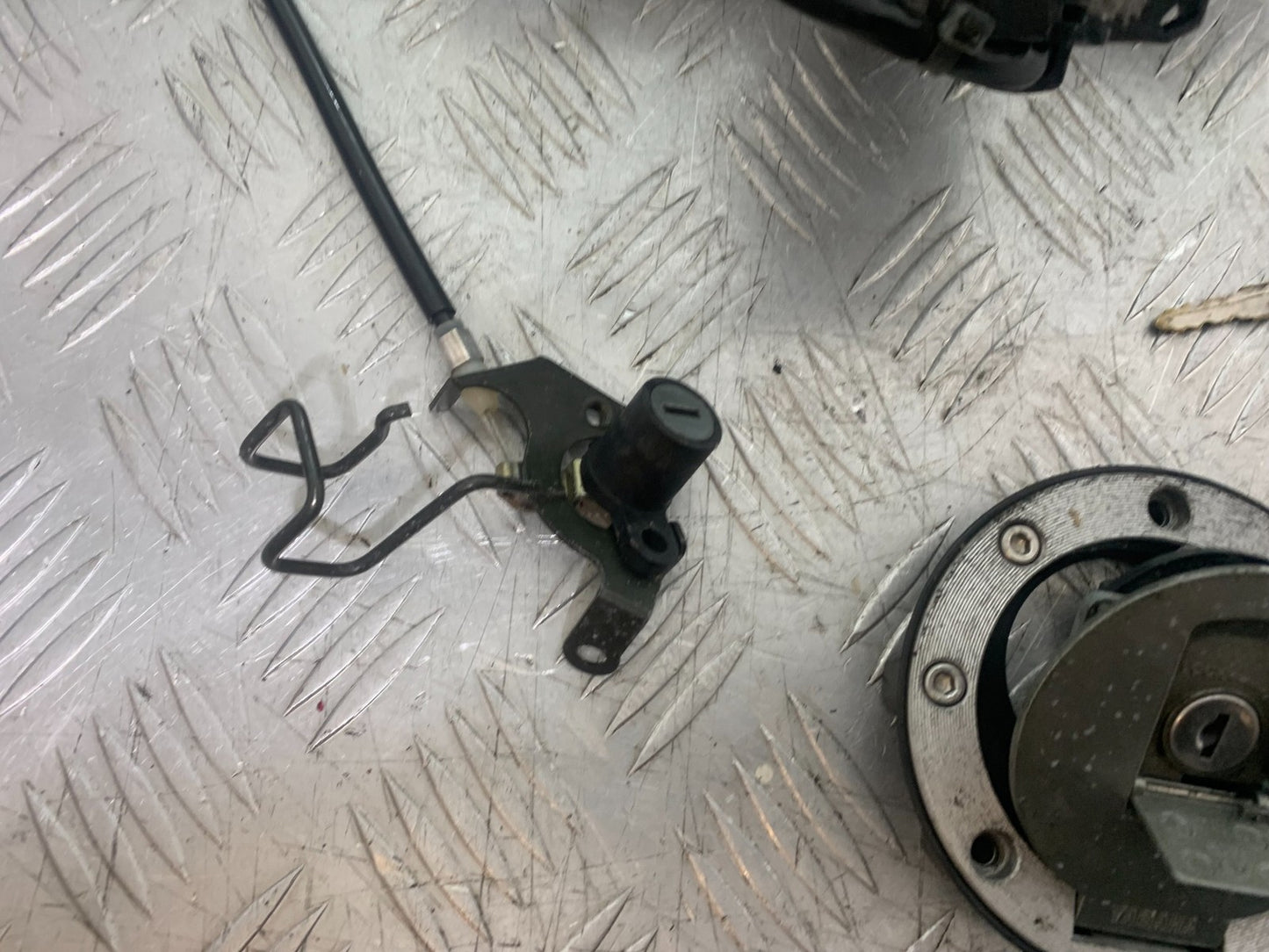 YAMAHA XJ900 XJ 900 DIVERSION LOCKS AND KEY  YEAR 1994-2002(CMB1292)